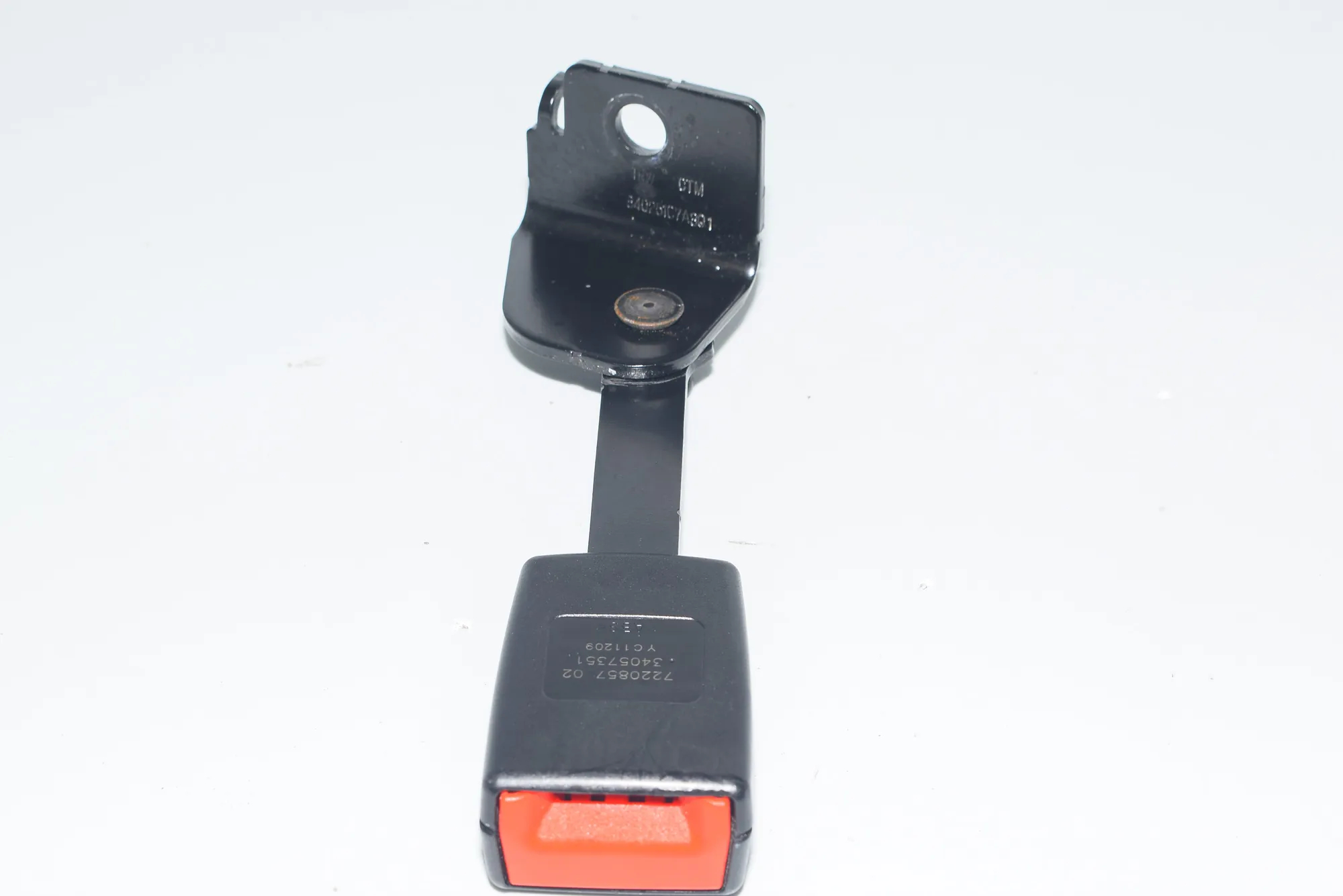 Rear Right Seat Buckle – OEM 7220857 · BMW 7 (F01, F02) 730 d 2009 – 2