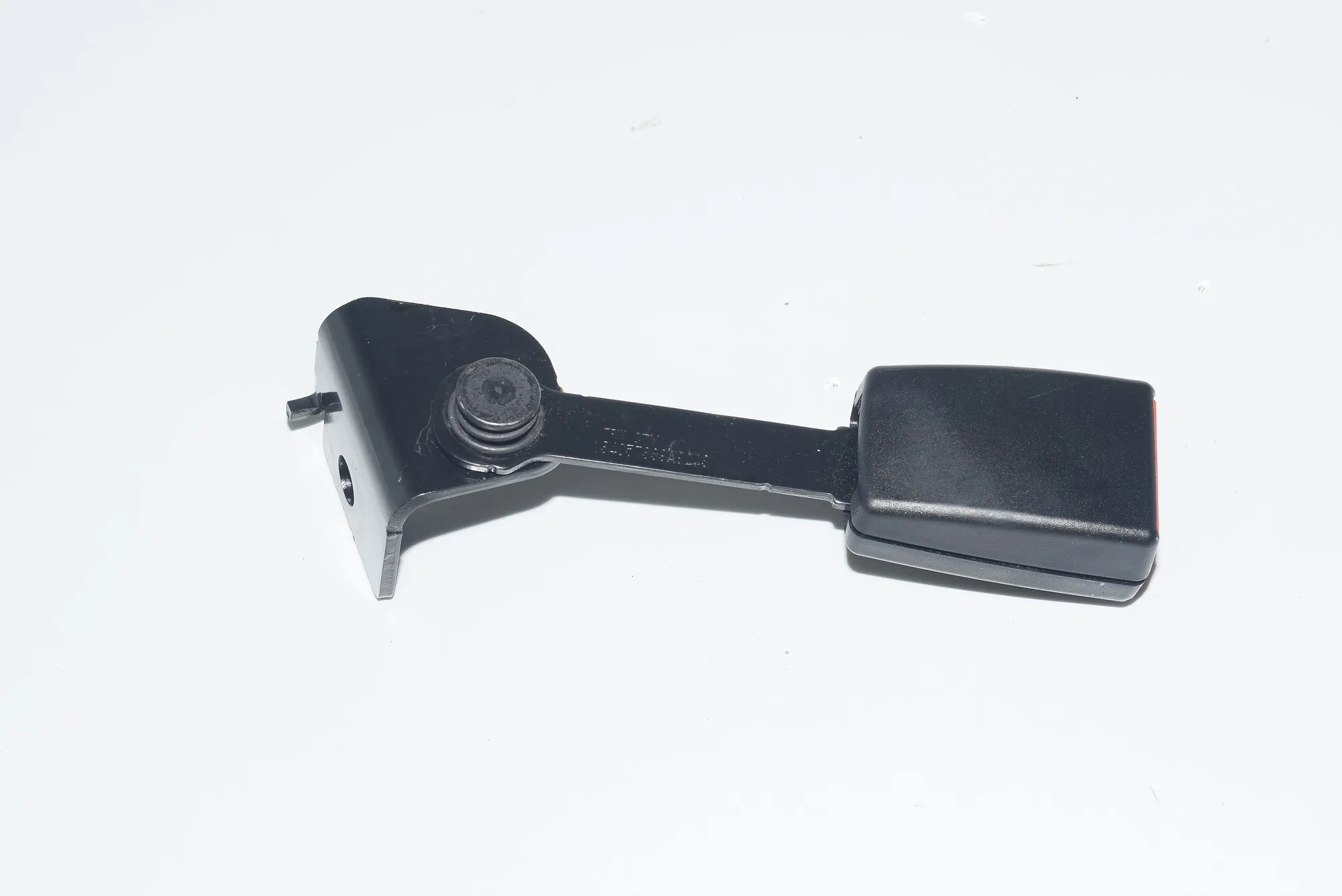 Rear Right Seat Buckle – OEM 7220857 · BMW 7 (F01, F02) 730 d 2009 – 3