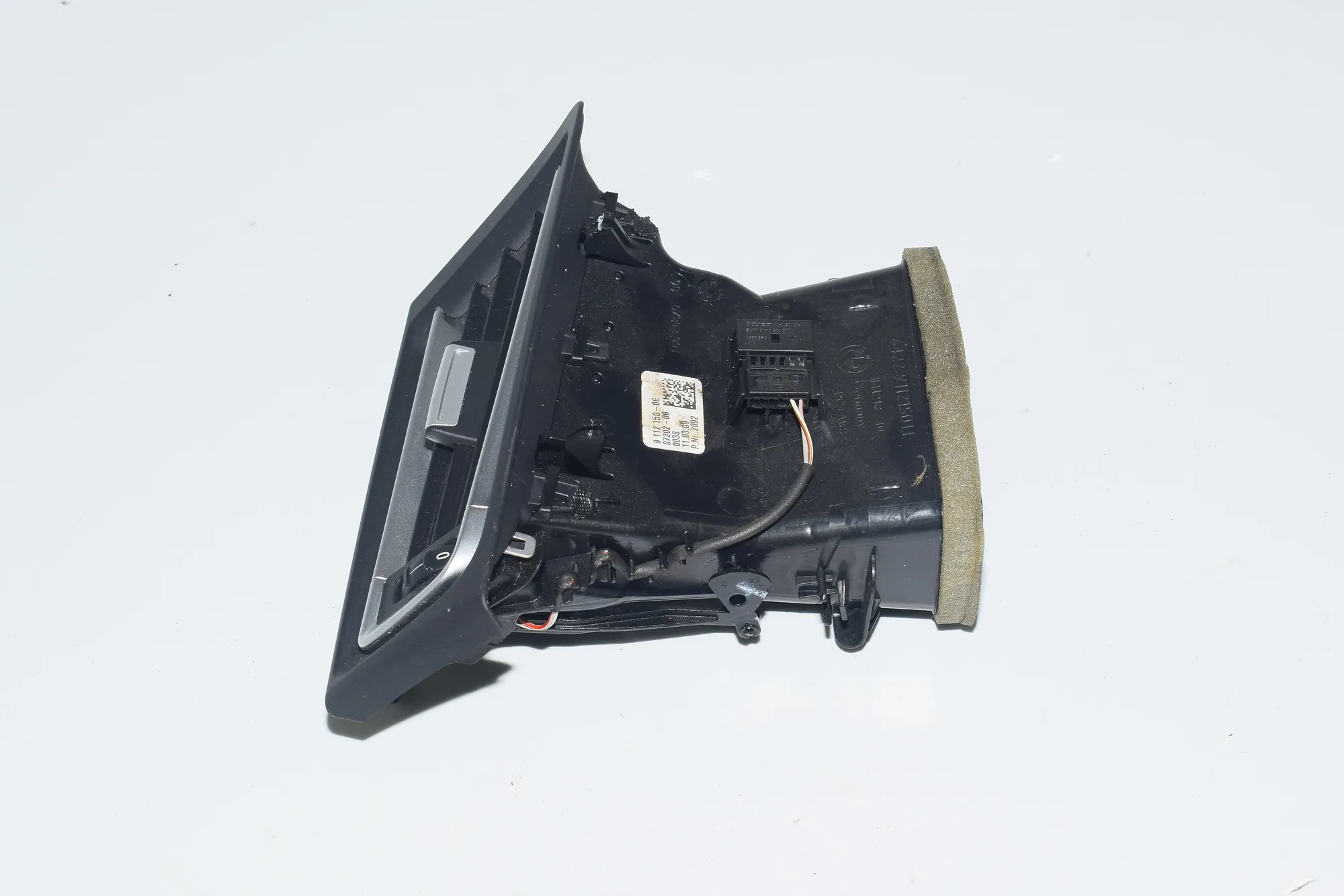 Dashboard Air Vents – OEM 9112150 · BMW 7 (F01, F02) 730 d 2009 – 4