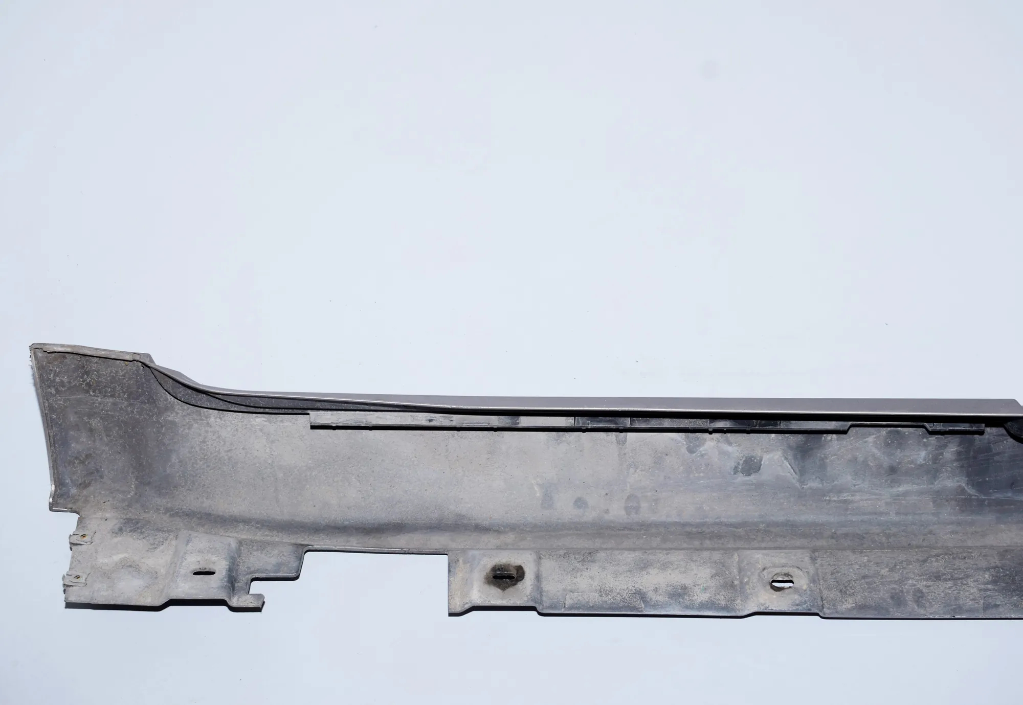 Left Side Plastic Sideskirt Cover – OEM 7207003 · BMW 7 (F01, F02) 730 d 2009 – 8