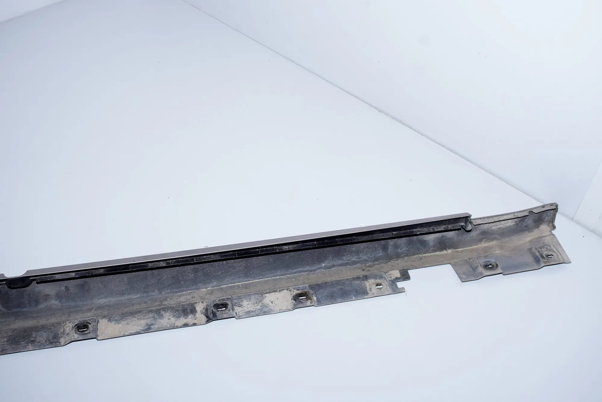 Left Side Plastic Sideskirt Cover – OEM 7207003 · BMW 7 (F01, F02) 730 d 2009 – 7