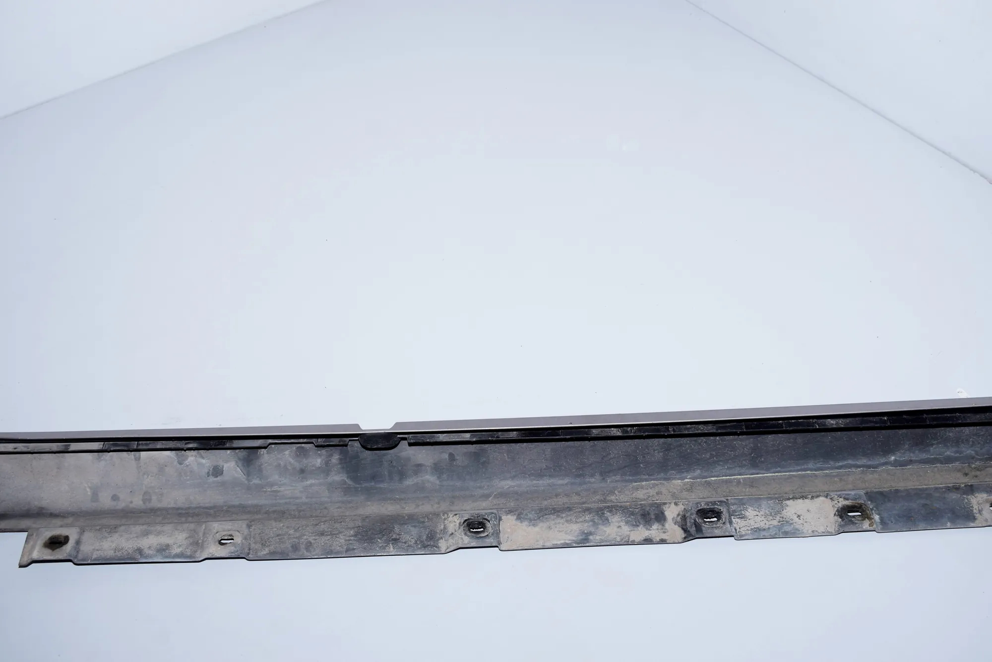 Left Side Plastic Sideskirt Cover – OEM 7207003 · BMW 7 (F01, F02) 730 d 2009 – 9