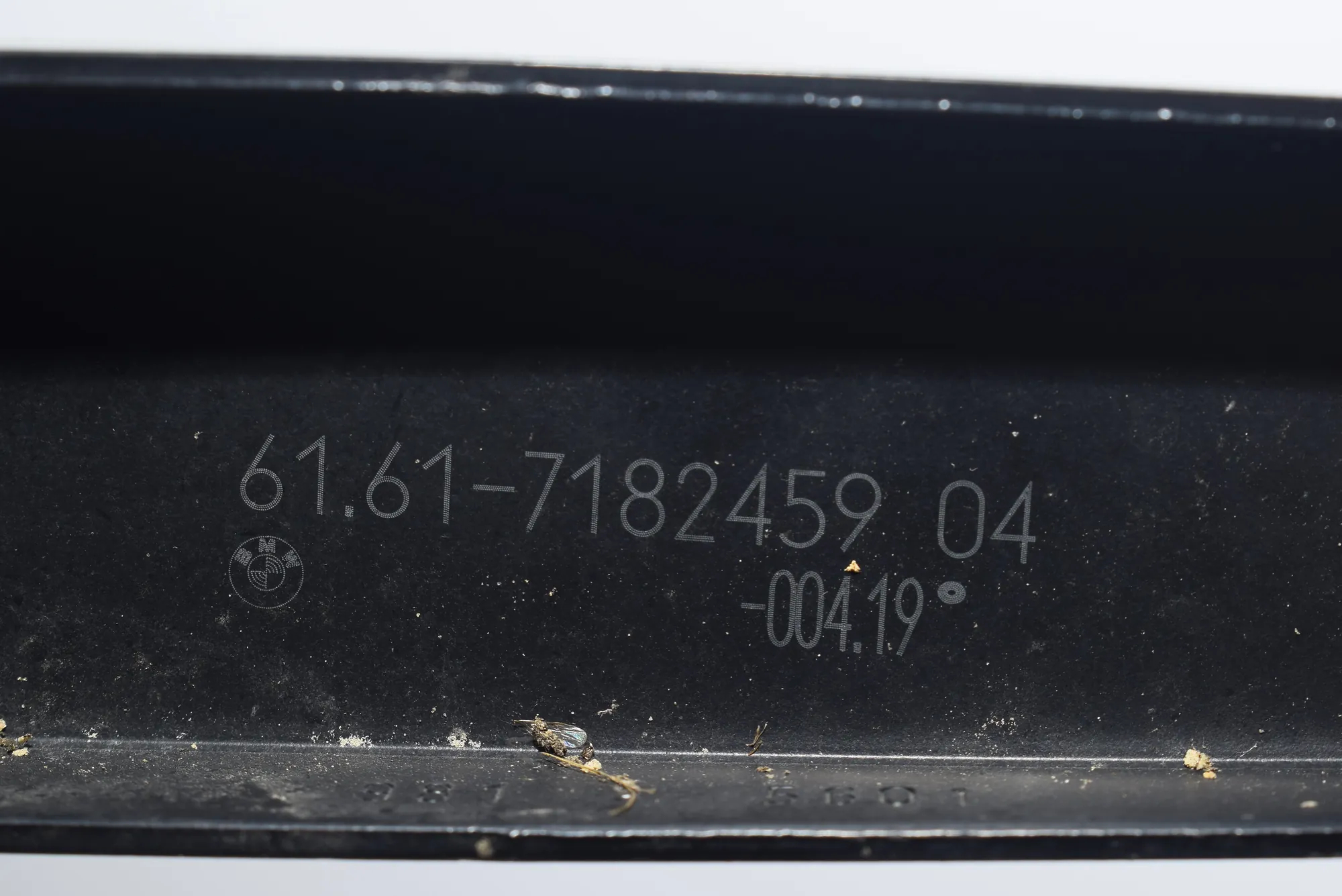 Front Wiper Arms – OEM 7182459 · BMW 7 (F01, F02) 730 d 2009 – 3