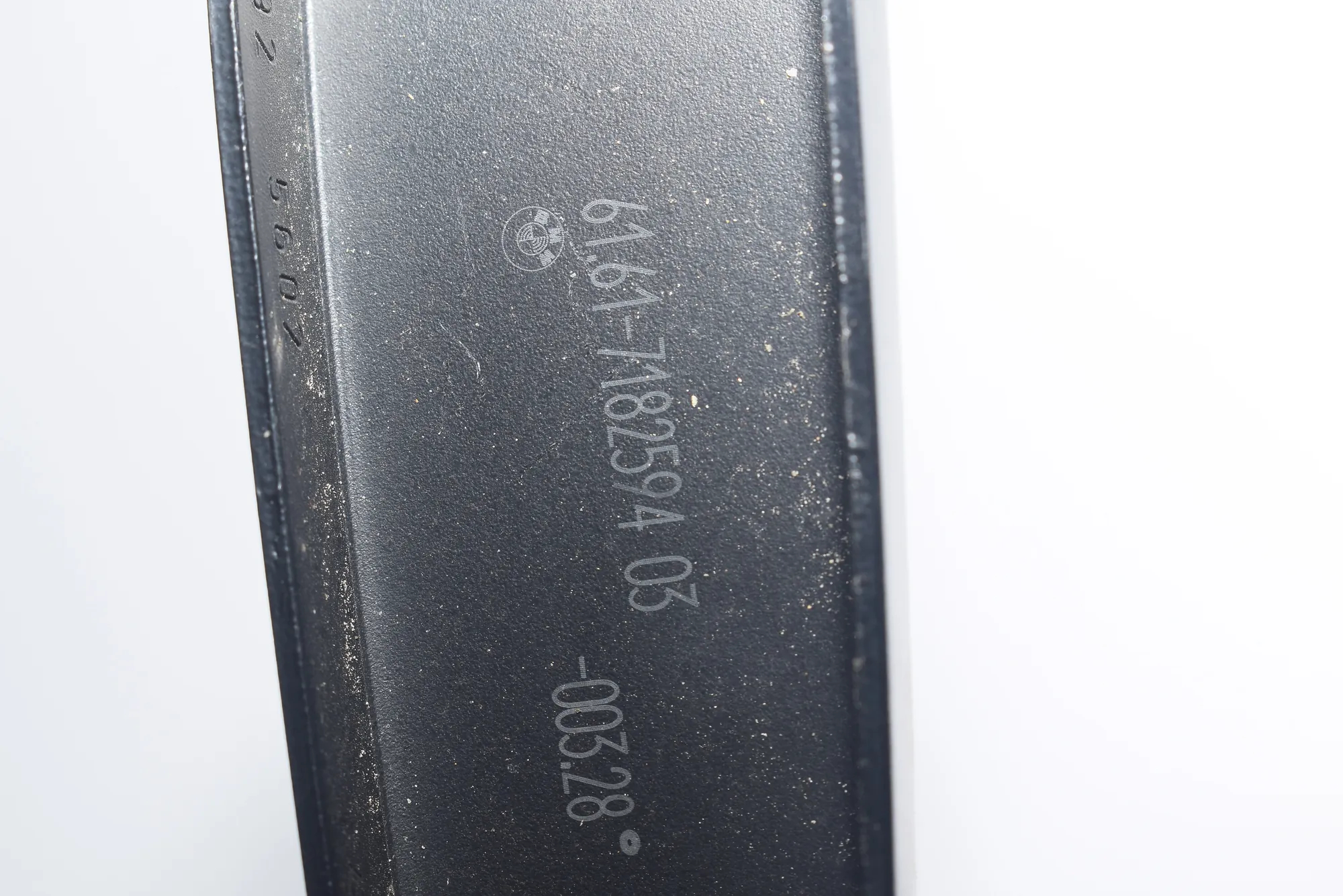 Front Wiper Arms – OEM 7182459 · BMW 7 (F01, F02) 730 d 2009 – 5