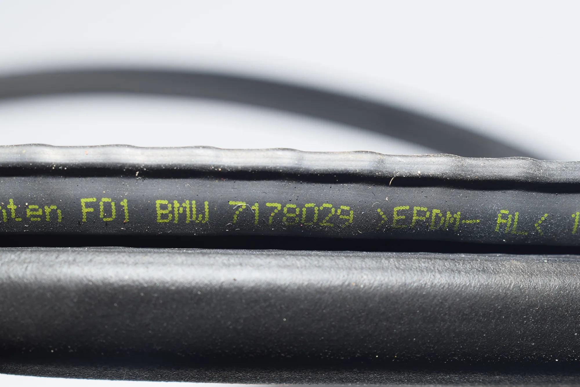 Rear Left Door Seal Rubber – OEM 7178029 · BMW 7 (F01, F02) 730 d 2009 – 4