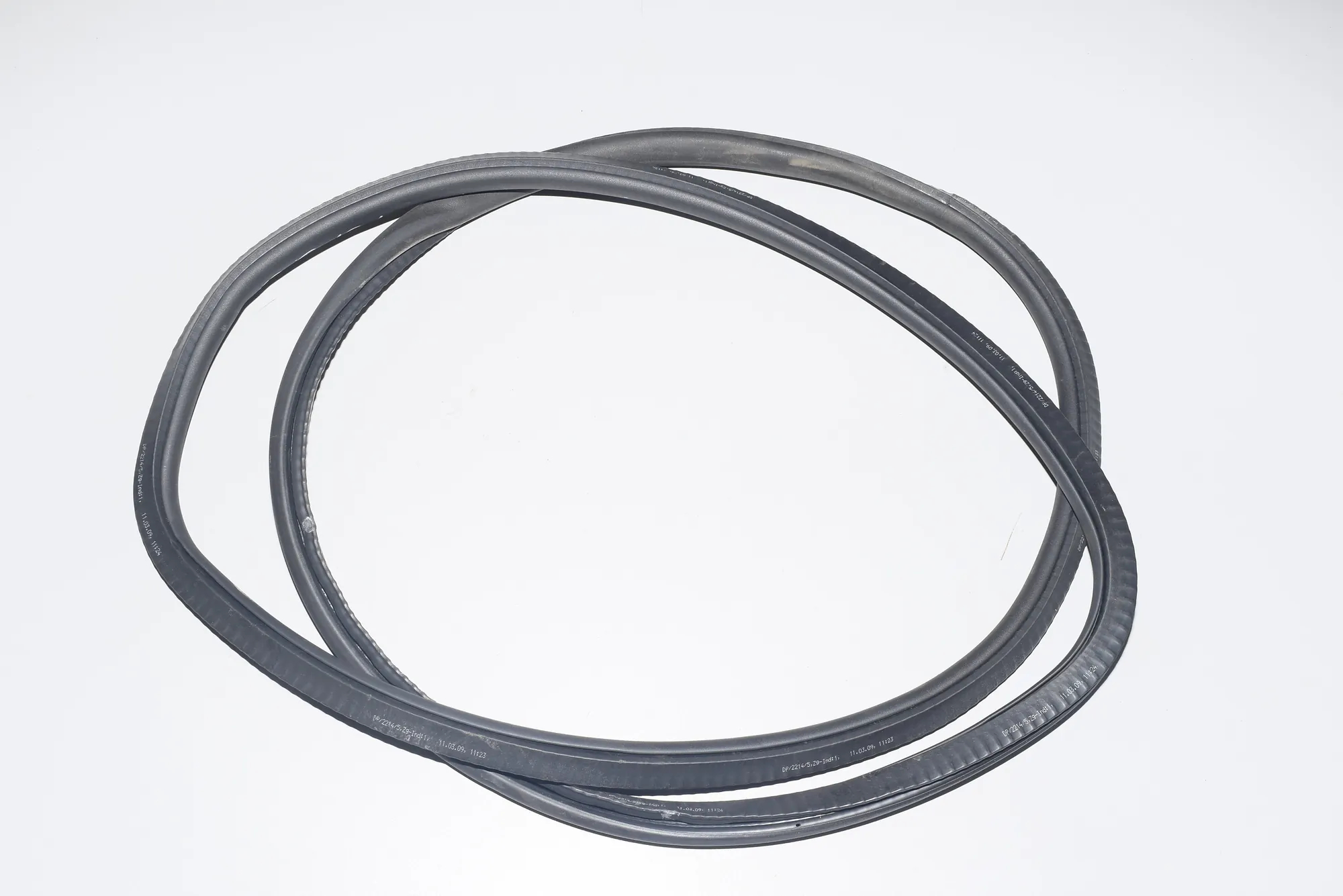 Rear Right Door Seal Rubber – OEM 7178029 · BMW 7 (F01, F02) 730 d 2009 – 3