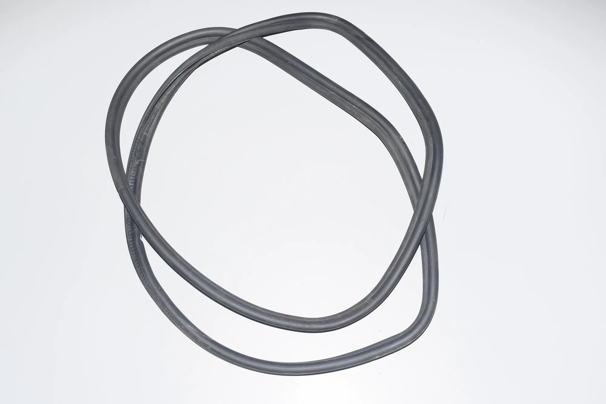 Tailgate Rubber Seal – OEM 7184108 · BMW 7 (F01, F02) 730 d 2009