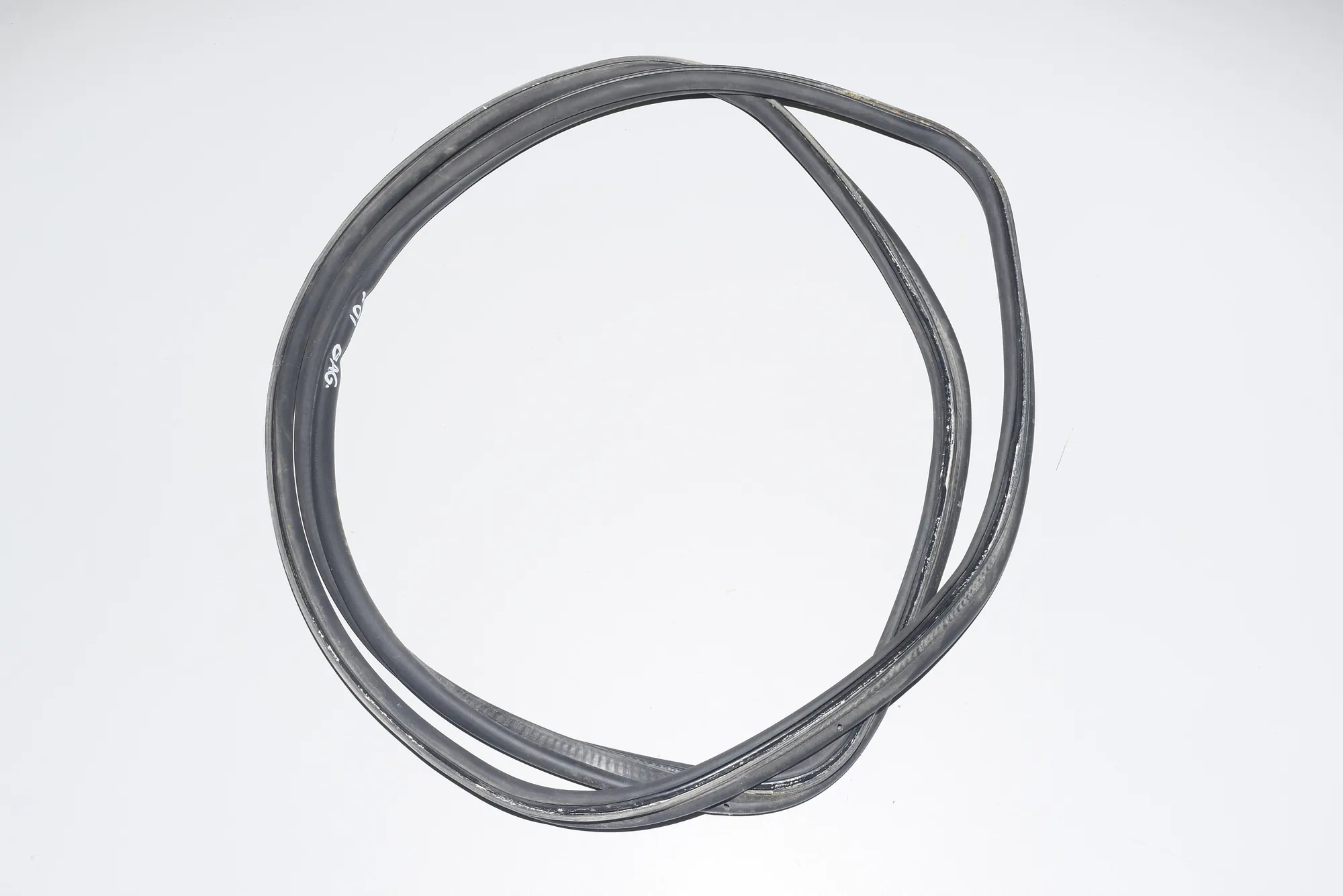 Tailgate Rubber Seal – OEM 7184108 · BMW 7 (F01, F02) 730 d 2009 – 2