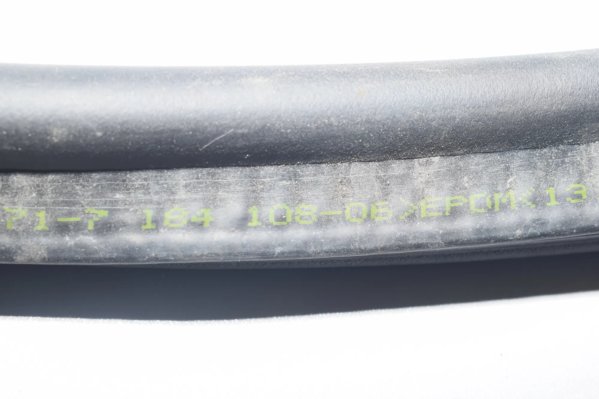 Tailgate Rubber Seal – OEM 7184108 · BMW 7 (F01, F02) 730 d 2009 – 4