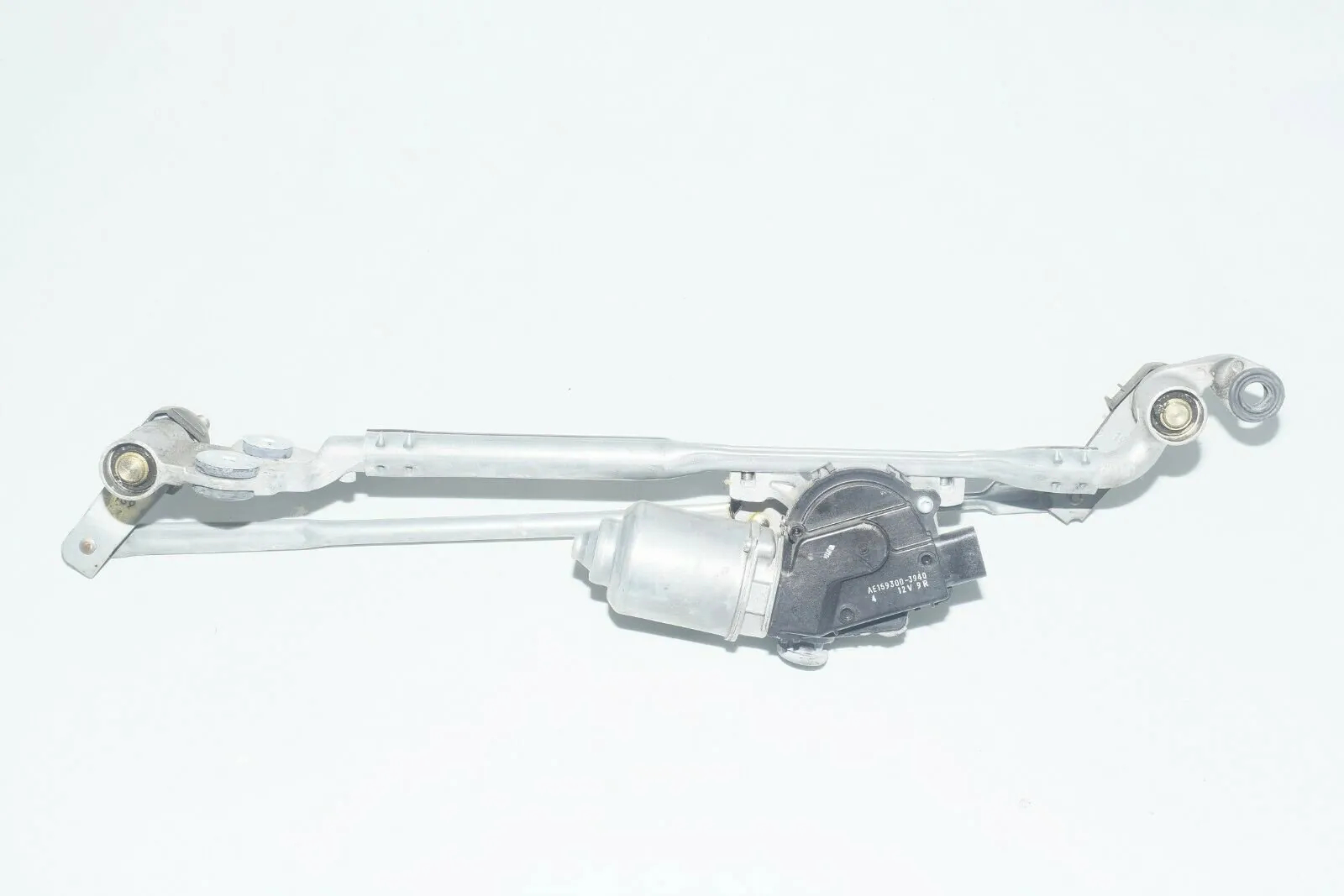 Front Windshield Wiper Mechanism – OEM 7292653 · BMW X5 (F15, F85) BMW X5 (F15, F85) 2014