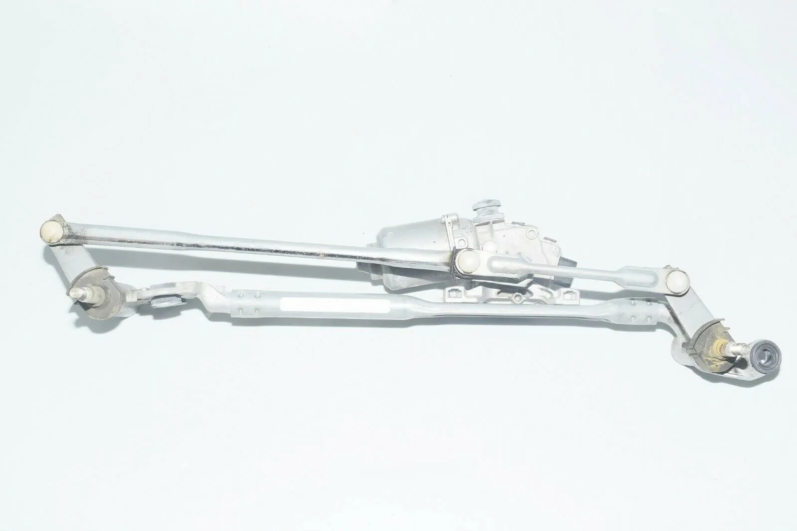 Front Windshield Wiper Mechanism – OEM 7292653 · BMW X5 (F15, F85) BMW X5 (F15, F85) 2014 – 5