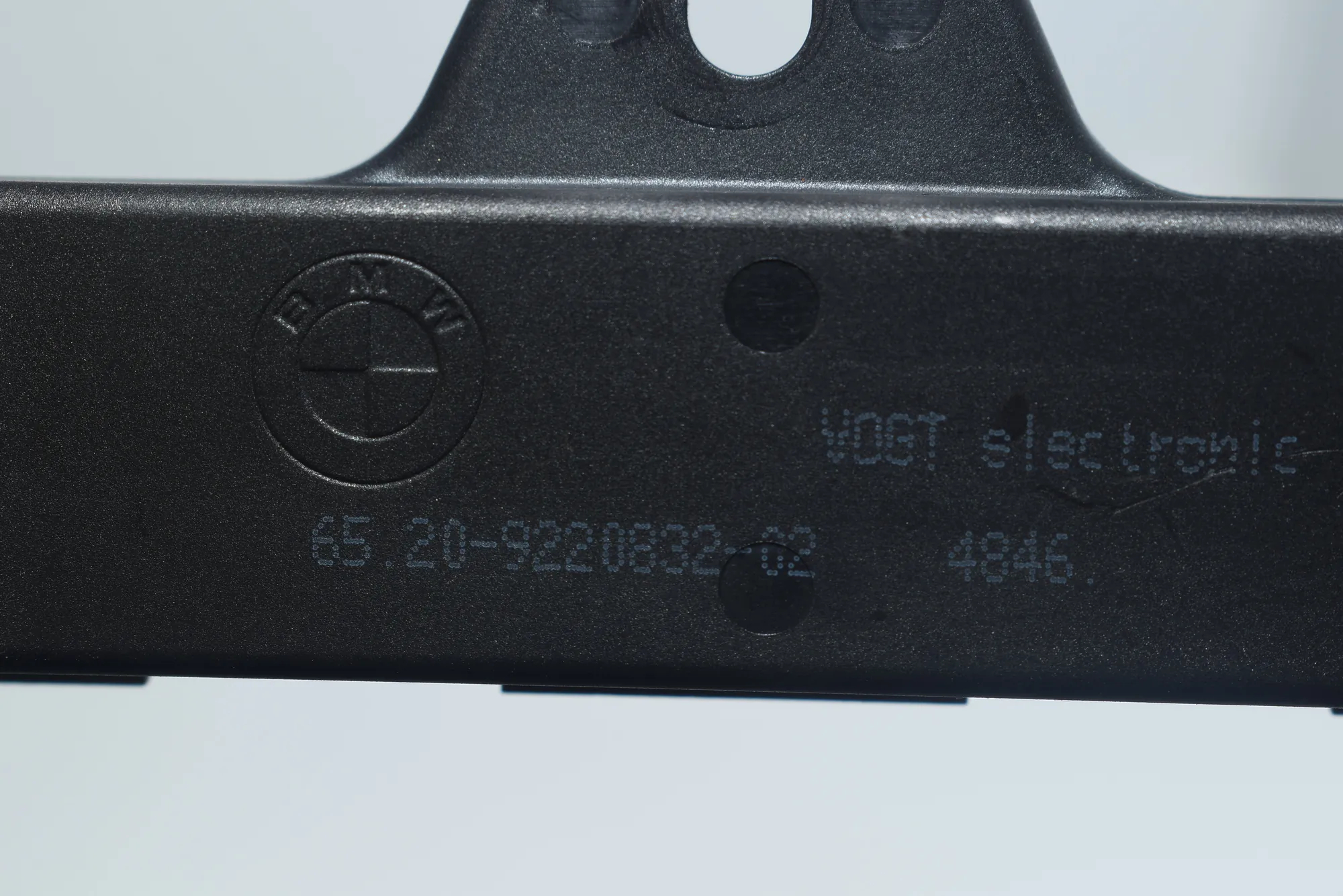 Antenna – OEM 9220832 · BMW 1 (F20) BMW 1 (F20) 2015 – 5