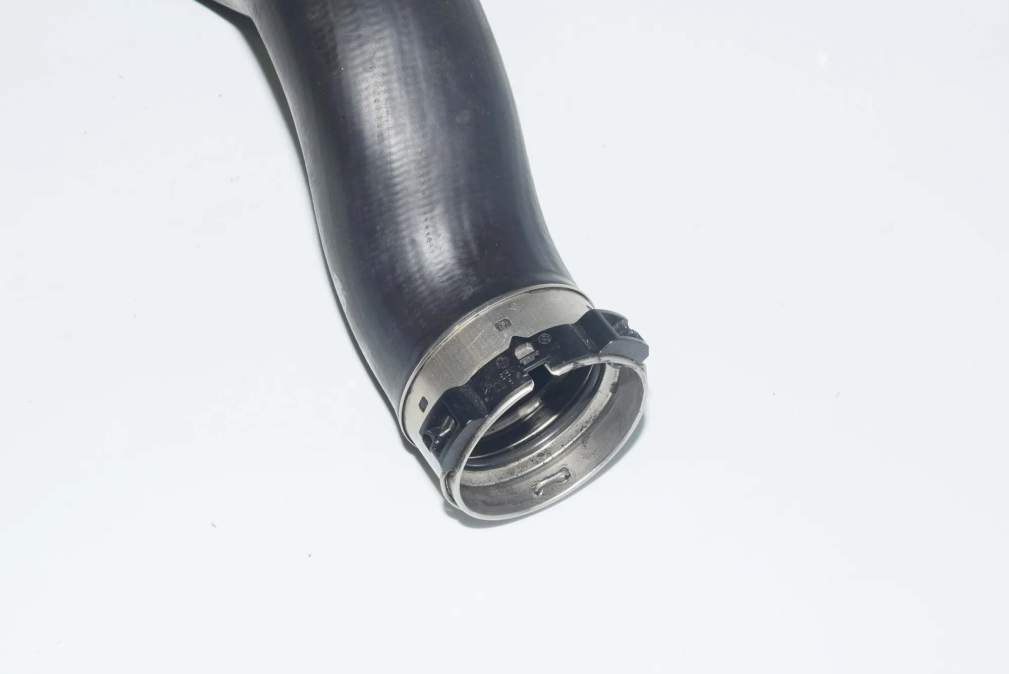 Right Side Intercooler Hose – OEM 8513848 · BMW 1 (F20) BMW 1 (F20) 2015 – 2