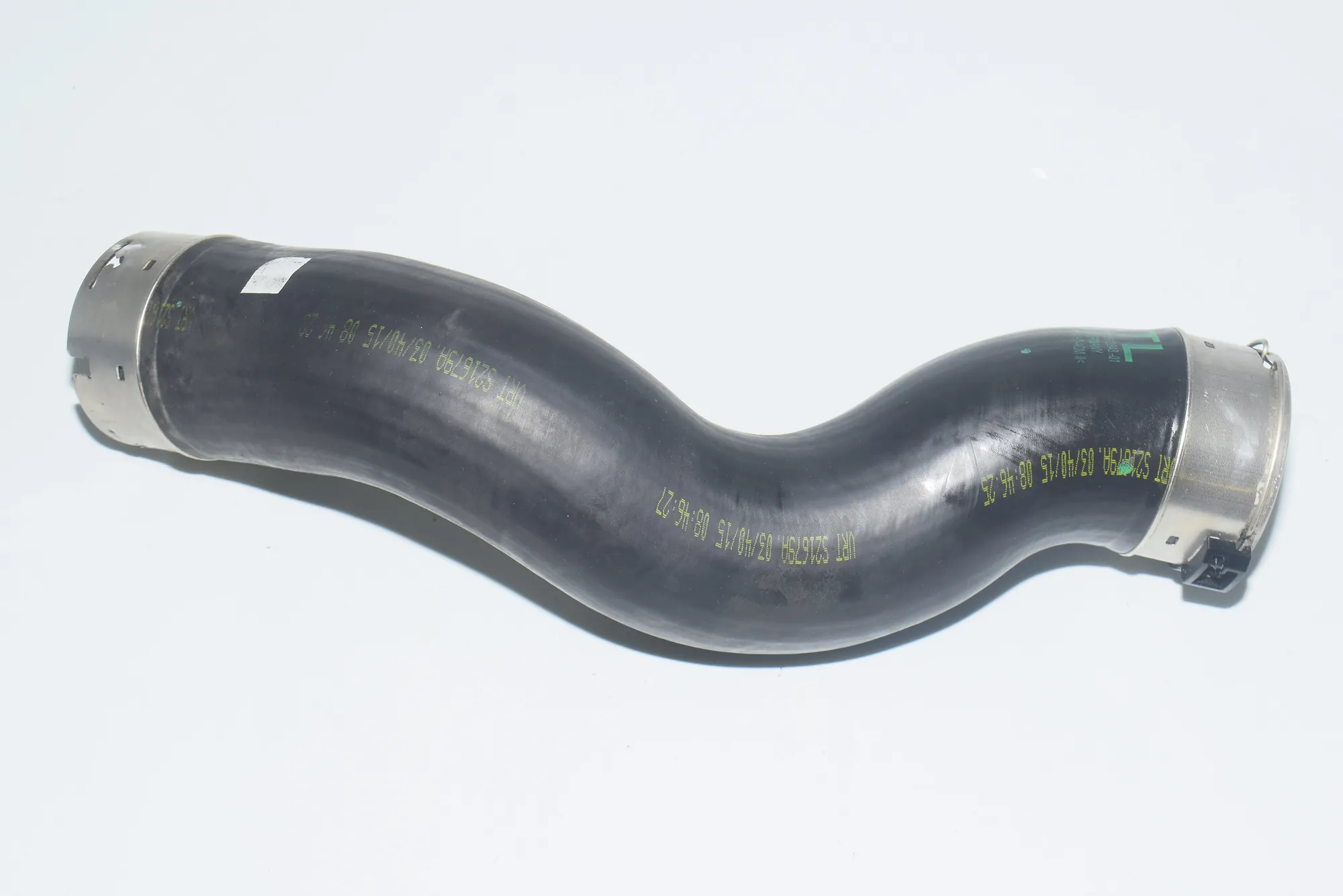 Right Side Intercooler Hose – OEM 8513848 · BMW 1 (F20) BMW 1 (F20) 2015