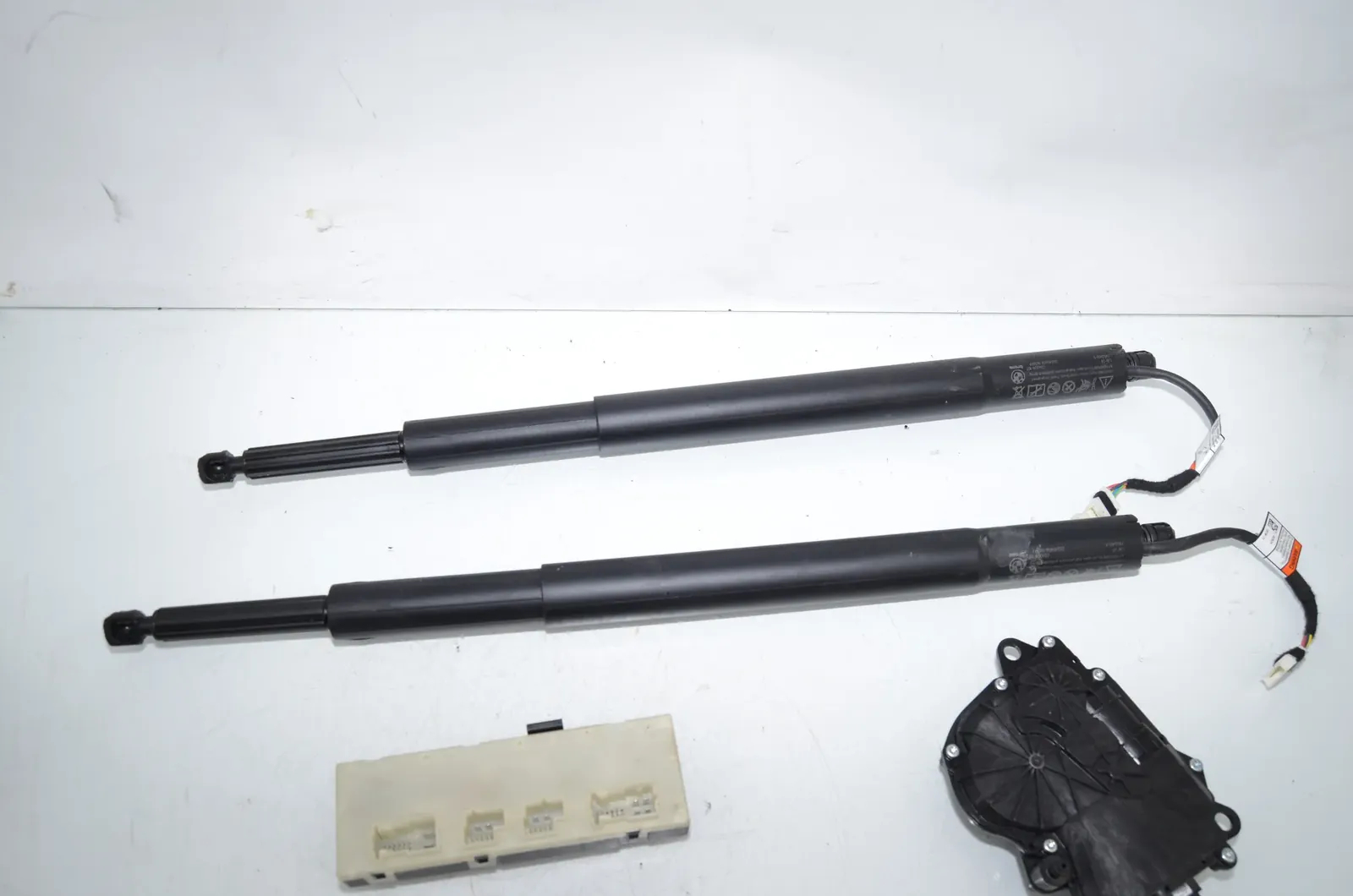 Electric Tailgate Opening Kit – OEM 7430626 · BMW 3 Touring (G21) (2019 - -) 320 d 2024 – 3