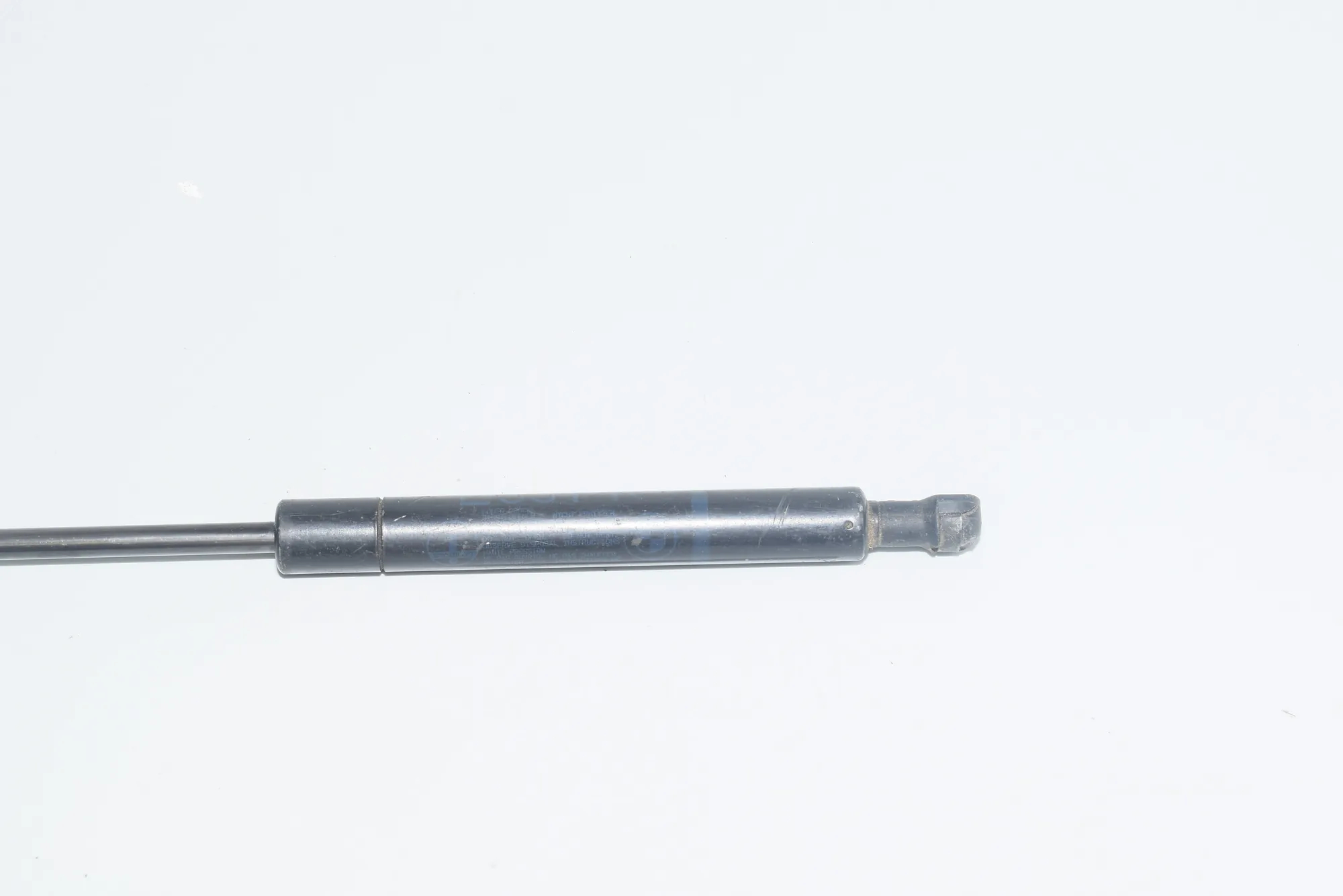Front Left Bonnet Strut – OEM 8174866 · BMW 5 (E39) BMW 5 (E39) 2000 – 3