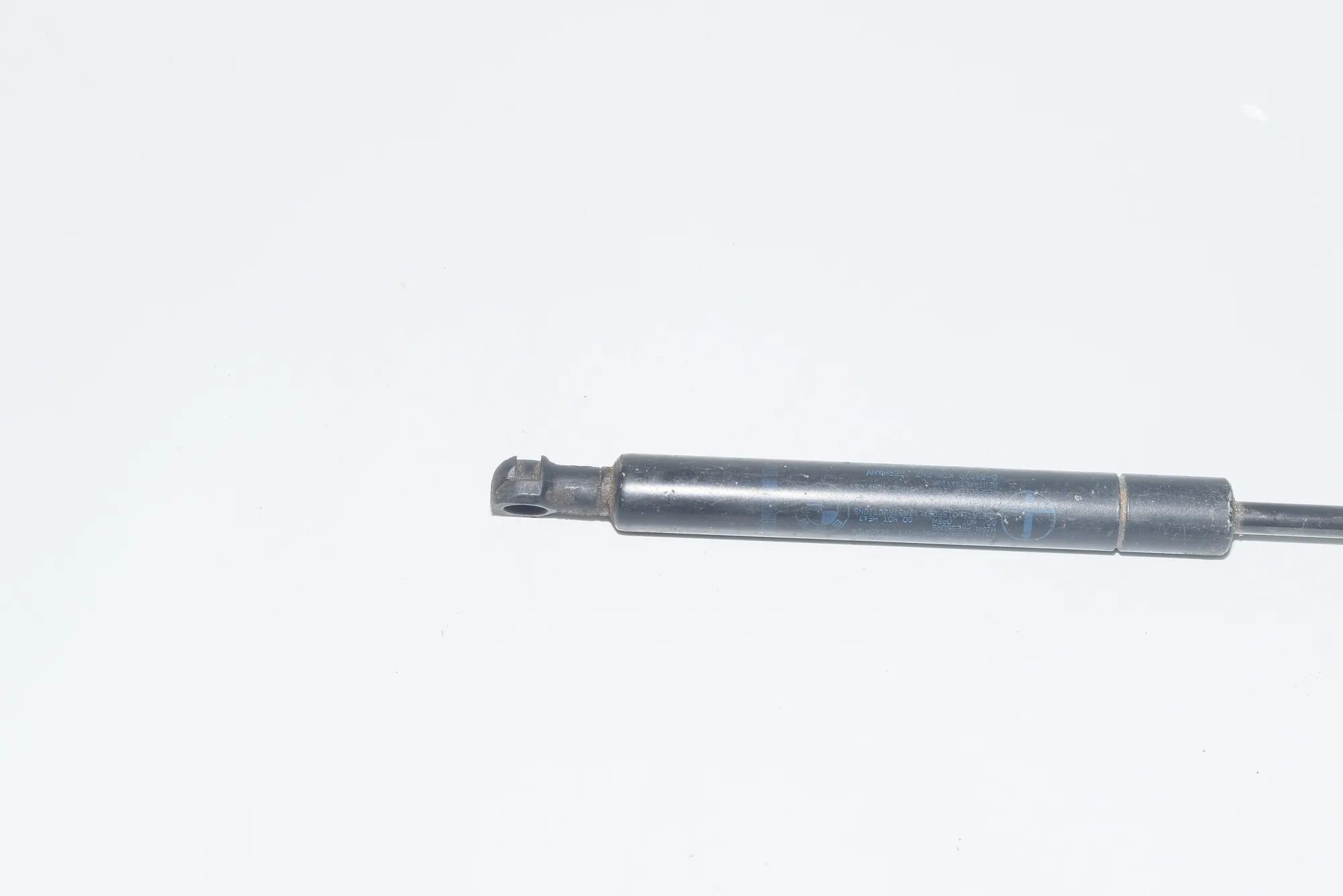 Front Right Bonnet Strut – OEM 8174866 · BMW 5 (E39) BMW 5 (E39) 2000 – 3