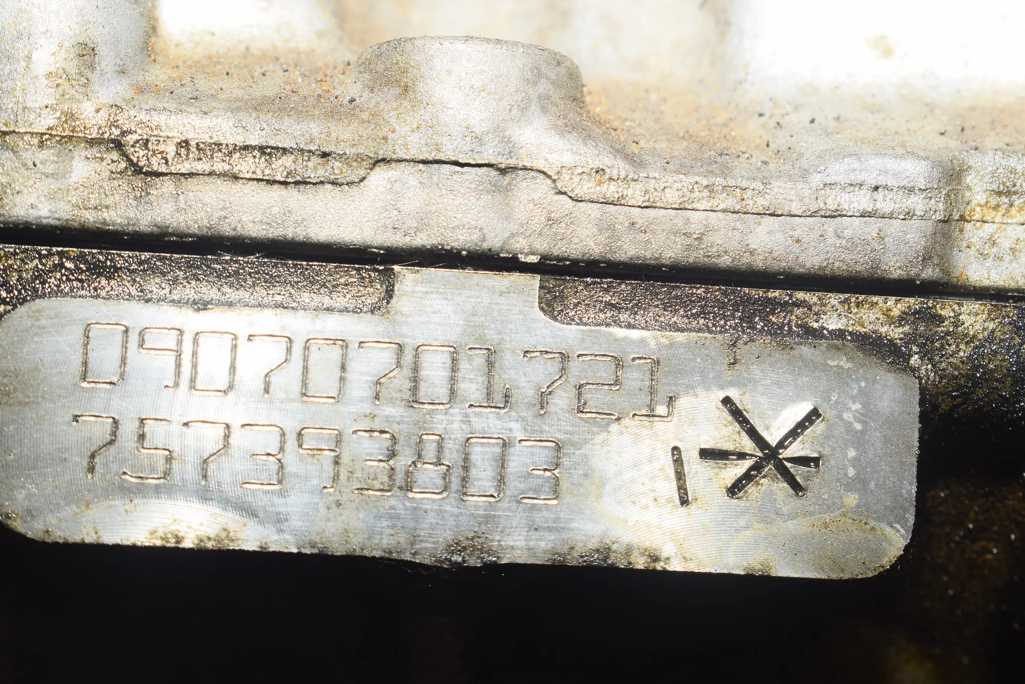 Engine Cylinder Head – OEM 7573940 · BMW 7 (F01, F02) BMW 7 (F01, F02) 750 i 2008 – 8