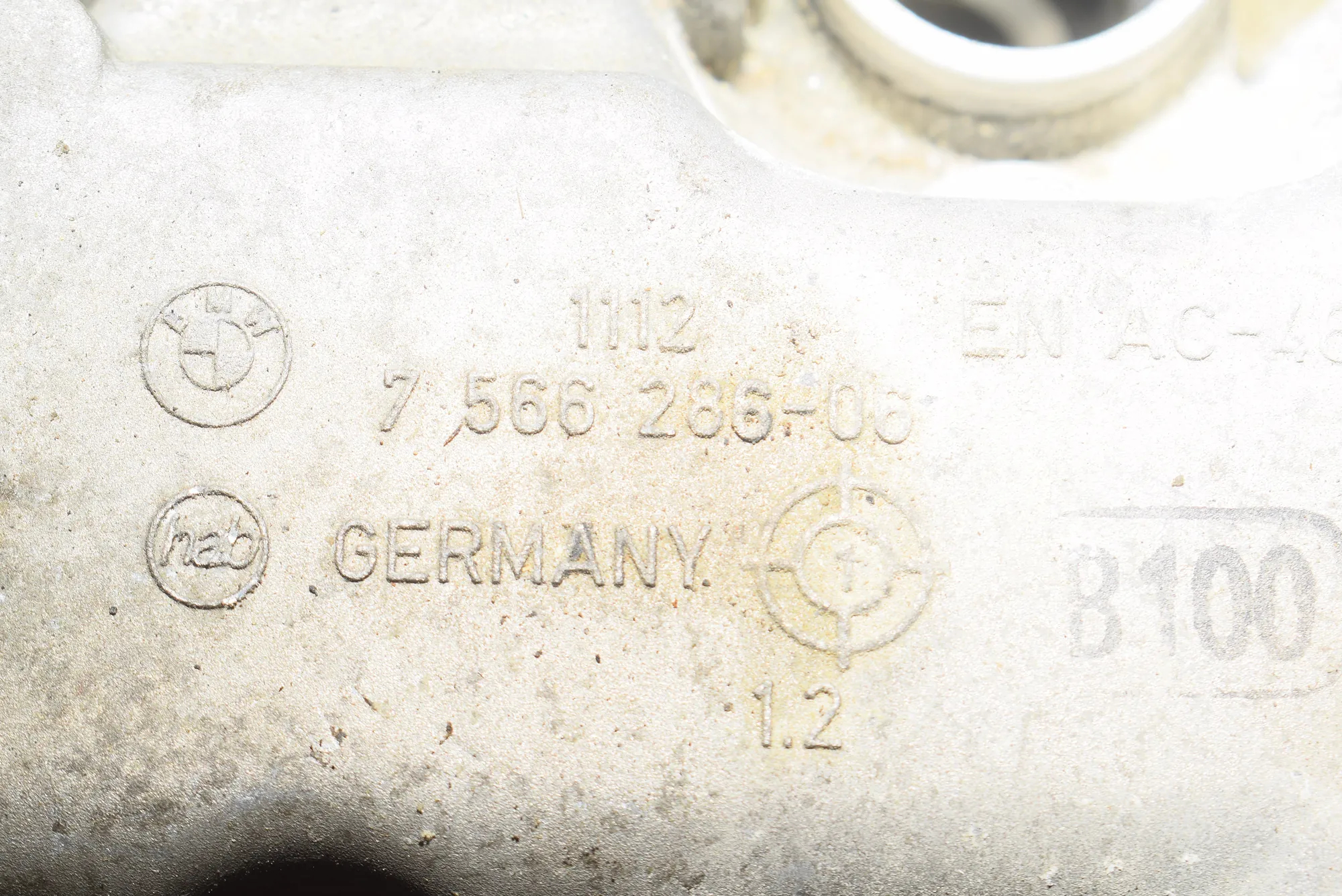 Engine Cylinder Head – OEM 7573940 · BMW 7 (F01, F02) BMW 7 (F01, F02) 750 i 2008 – 7