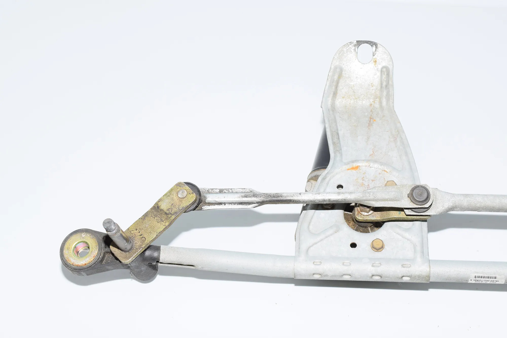 Front Windshield Wiper Mechanism – OEM 6913077 · BMW X5 X5 (E53) (2000 - 2007) 3.0 d (2003 - 2006, 3.0 L, 160 kW) 2004 – 4
