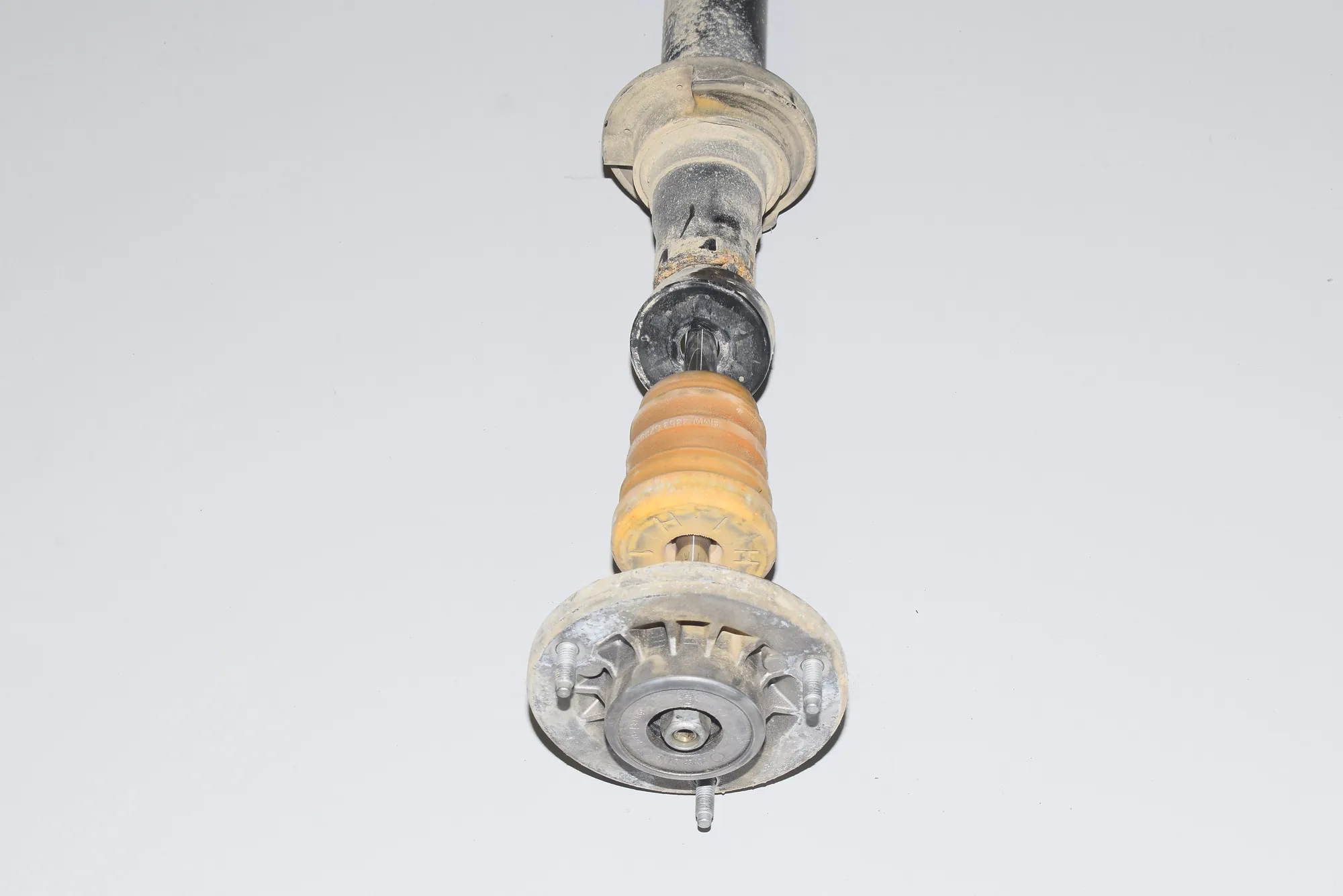Rear Right Shock Absorber – OEM 6789379 · BMW 5 (F10) BMW 5 (F10) 530 d xDrive 2016 – 2