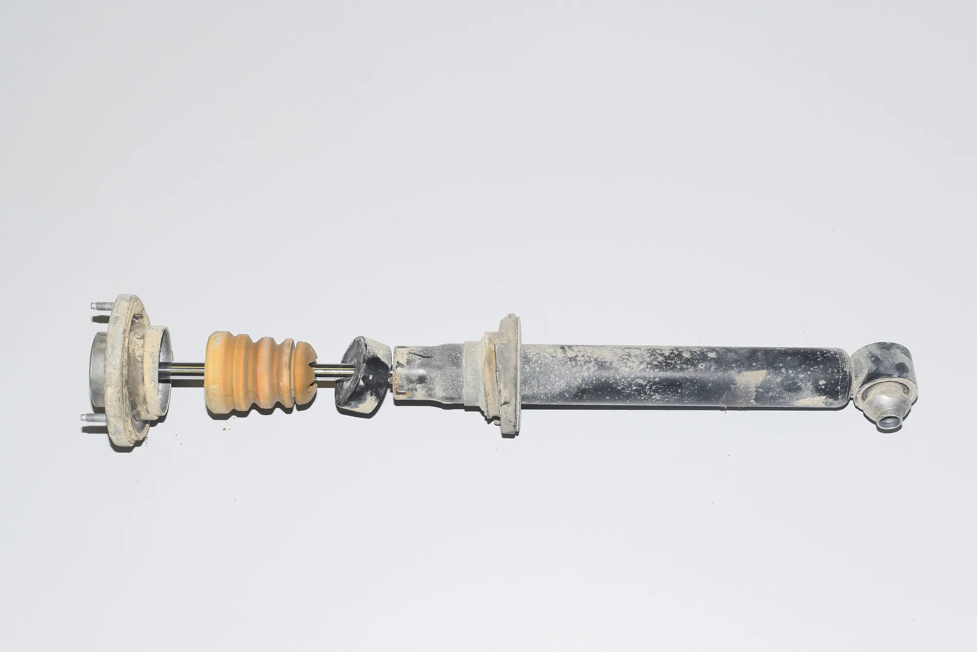 Rear Right Shock Absorber – OEM 6789379 · BMW 5 (F10) BMW 5 (F10) 530 d xDrive 2016 – 5