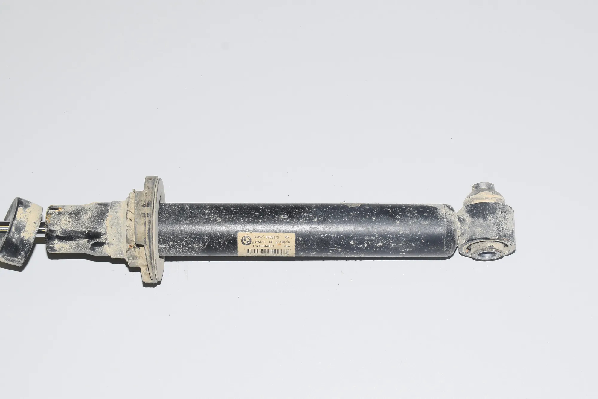 Rear Right Shock Absorber – OEM 6789379 · BMW 5 (F10) BMW 5 (F10) 530 d xDrive 2016 – 7