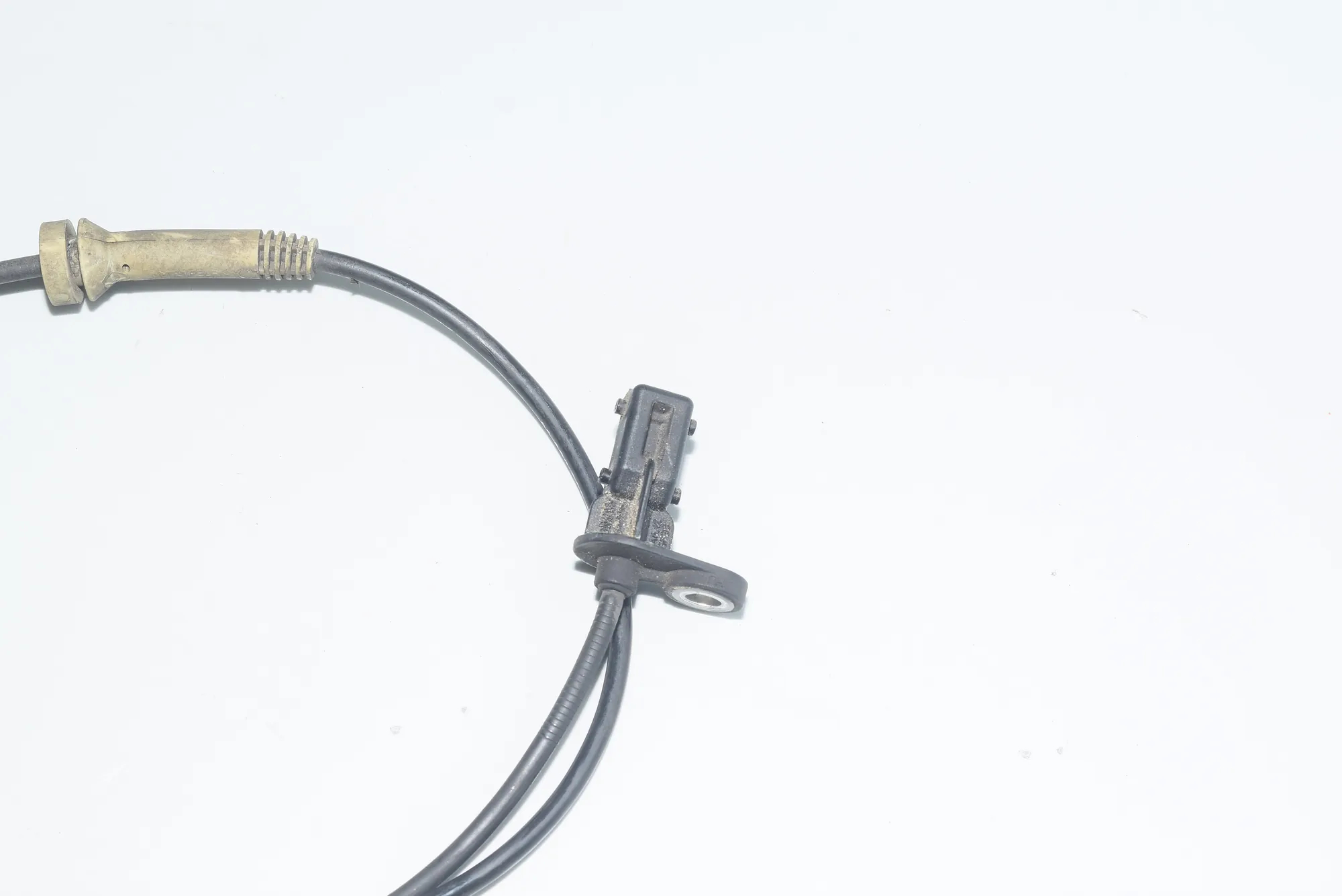 Front Left ABS Sensor – OEM 6859589 · BMW 5 (G30) BMW 5 (G30) 520 d 2017