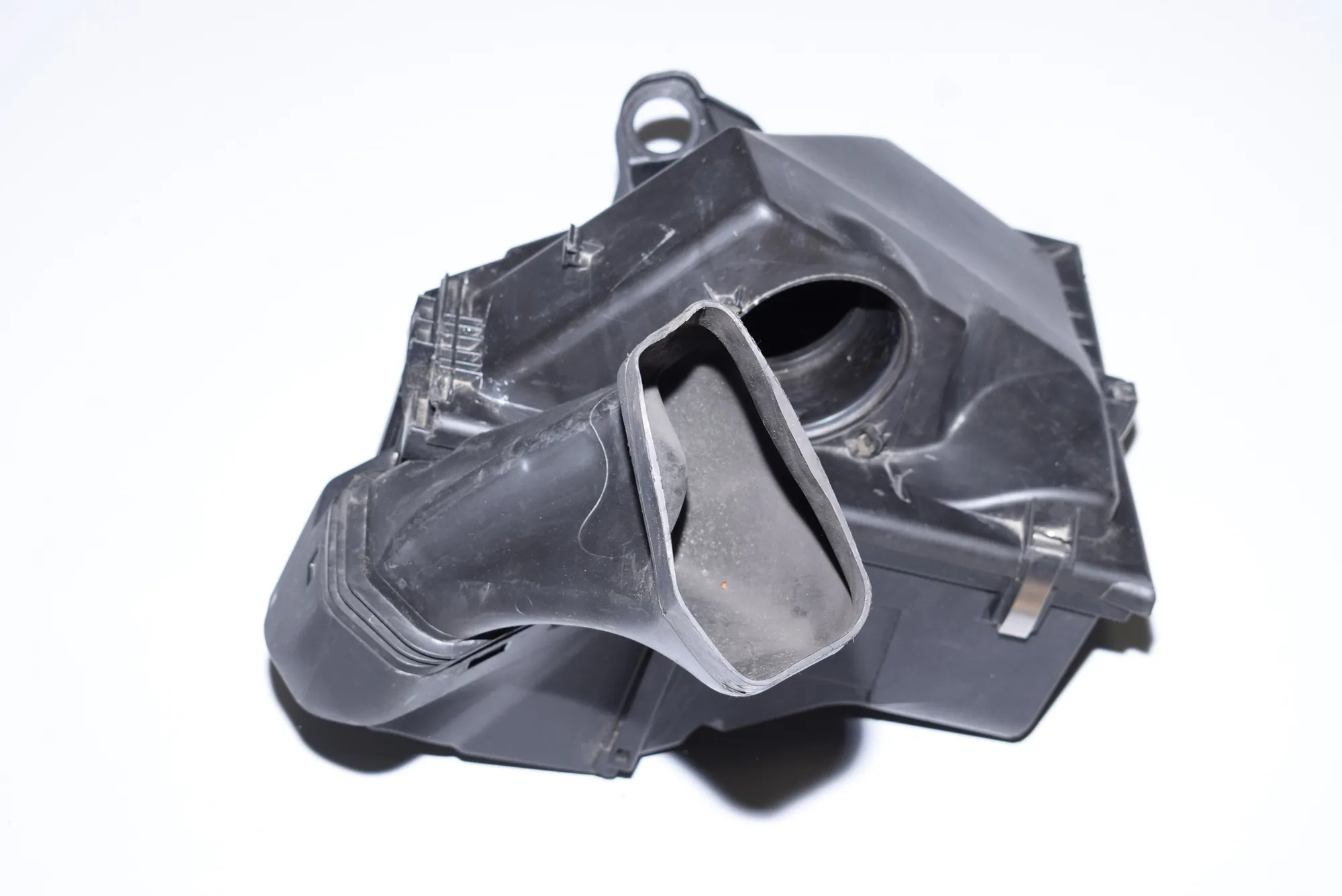 Air Filter Box – OEM 1779746 · BMW 1 (E87) 118 d 2008 – 5