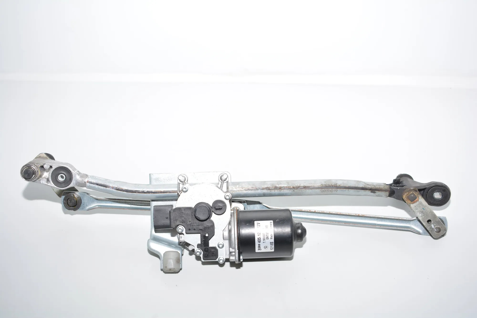 Front Windshield Wiper Mechanism – OEM 7193037 · BMW 1 1 (E87) (2003 - 2013) 118 d (2007 - 2011, 2.0 L, 105 kW) 2008 – 2