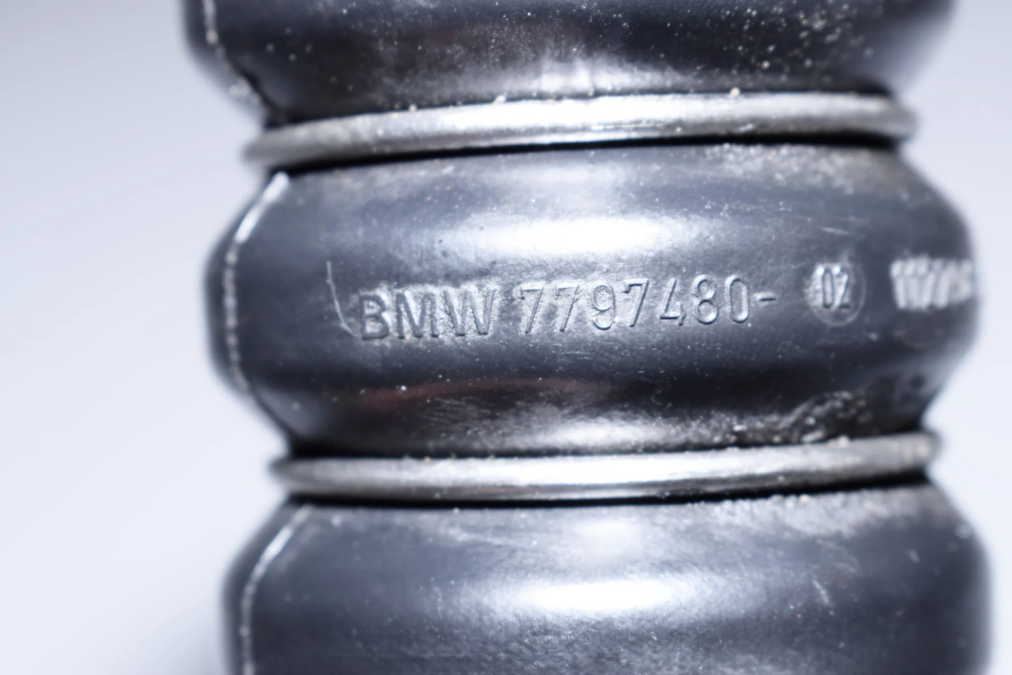 Right Side Intercooler Hose – OEM 7797480 · BMW 1 (E87) 118 d 2008 – 5