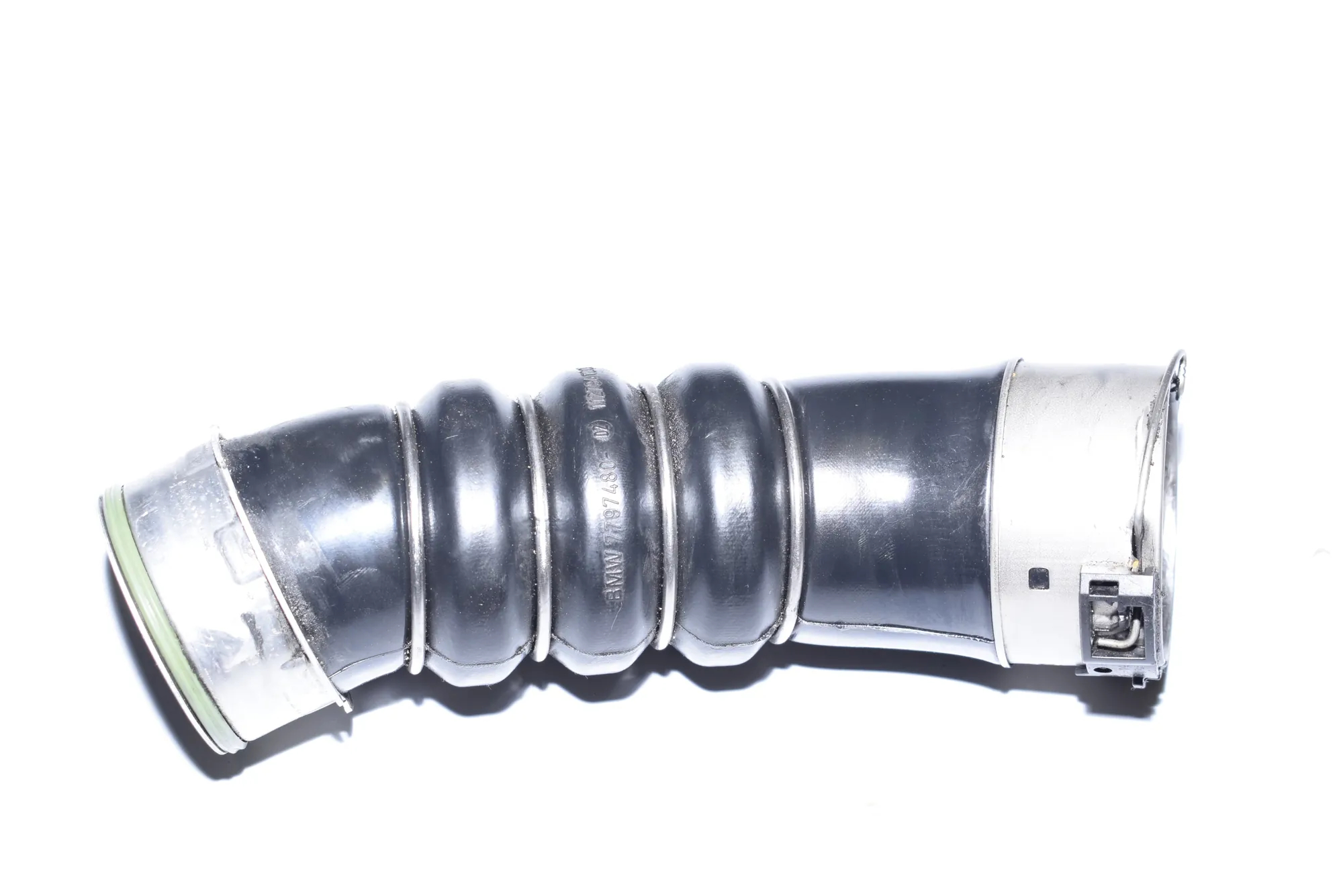 Right Side Intercooler Hose – OEM 7797480 · BMW 1 (E87) 118 d 2008 – 3