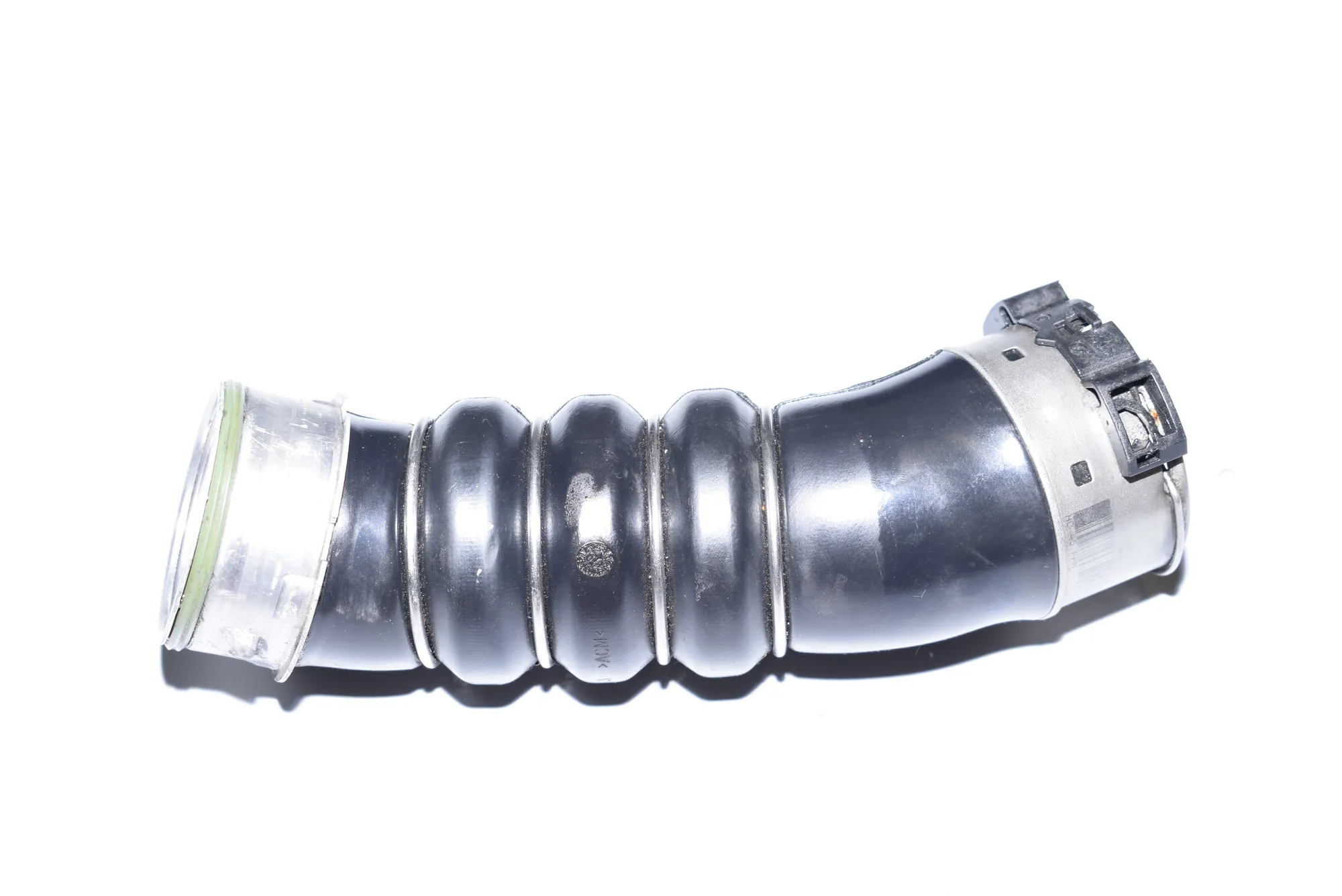 Right Side Intercooler Hose – OEM 7797480 · BMW 1 (E87) 118 d 2008 – 4