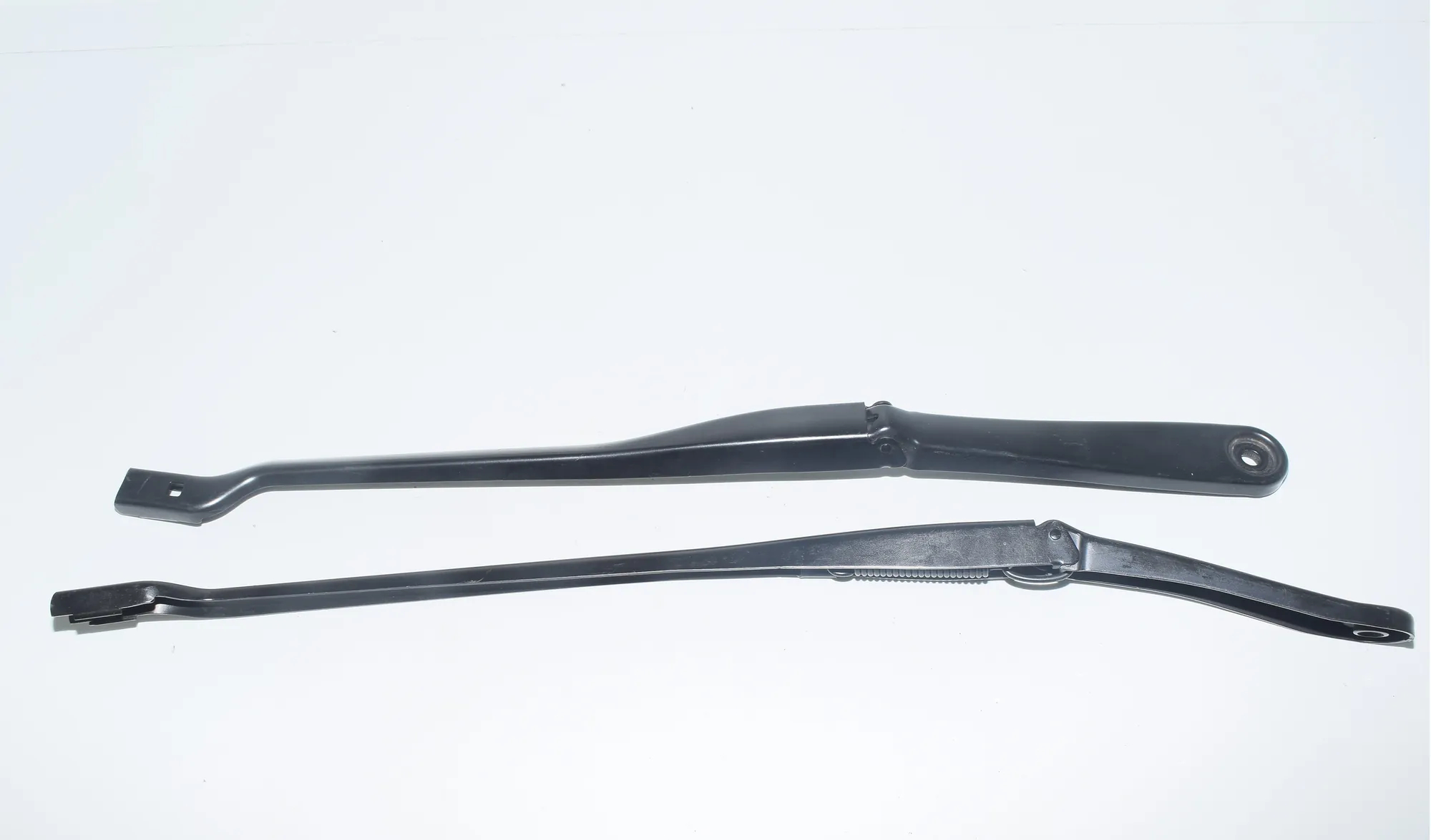 Front Wiper Arms – OEM 7357307 · BMW 7 (G11, G12) BMW 7 (G11, G12) 2015