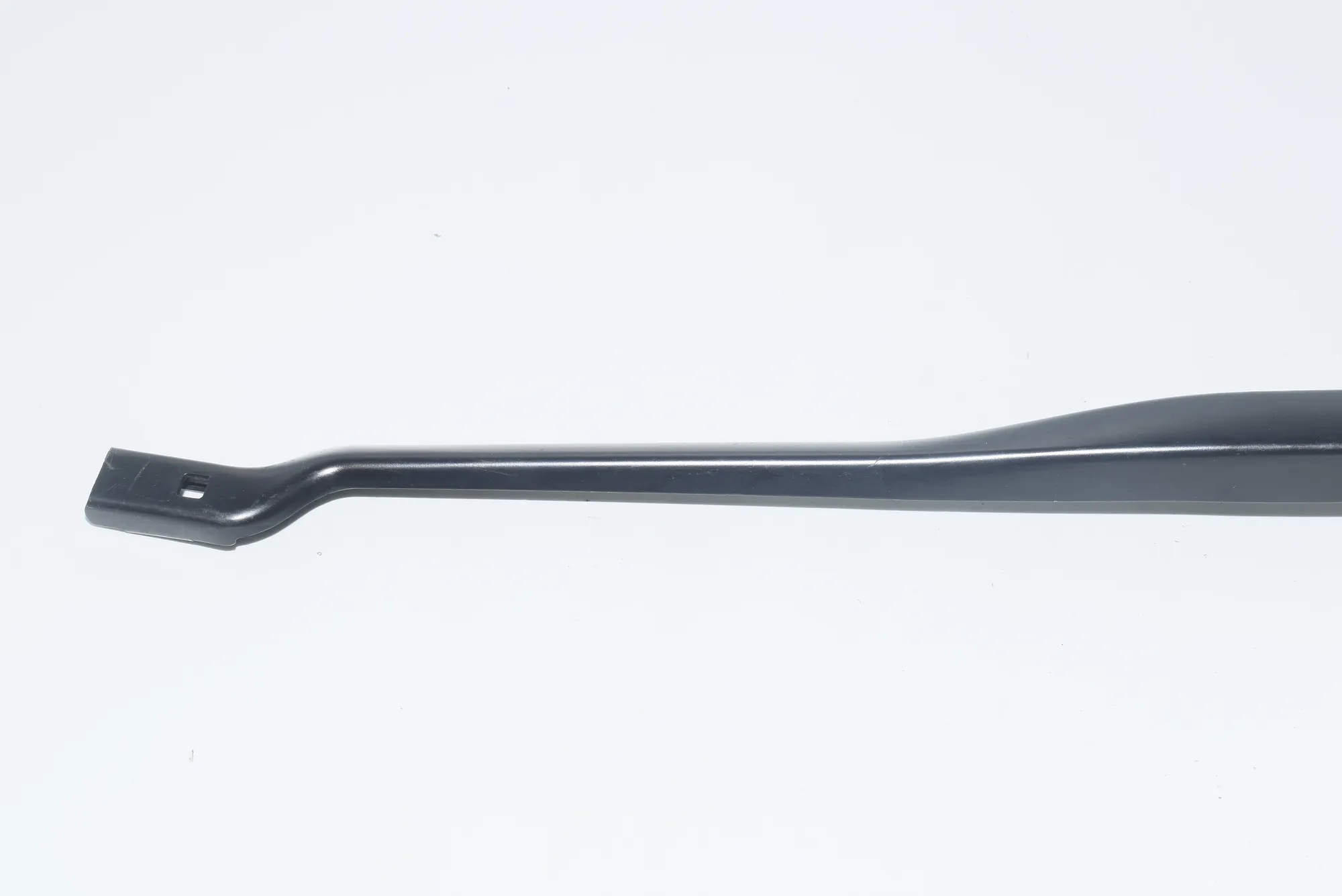 Front Wiper Arms – OEM 7357307 · BMW 7 (G11, G12) BMW 7 (G11, G12) 2015 – 4