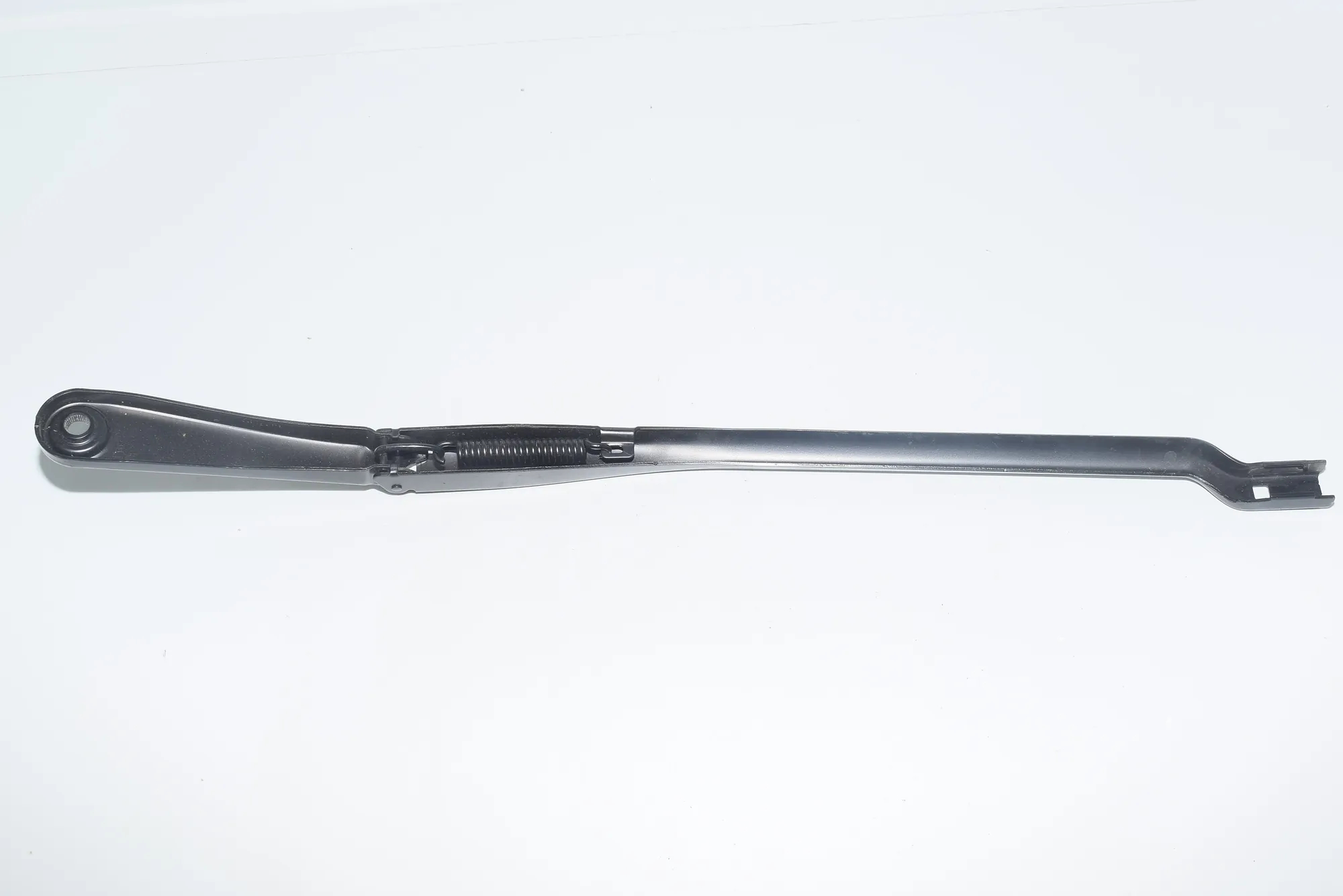 Front Wiper Arms – OEM 7357307 · BMW 7 (G11, G12) BMW 7 (G11, G12) 2015 – 9