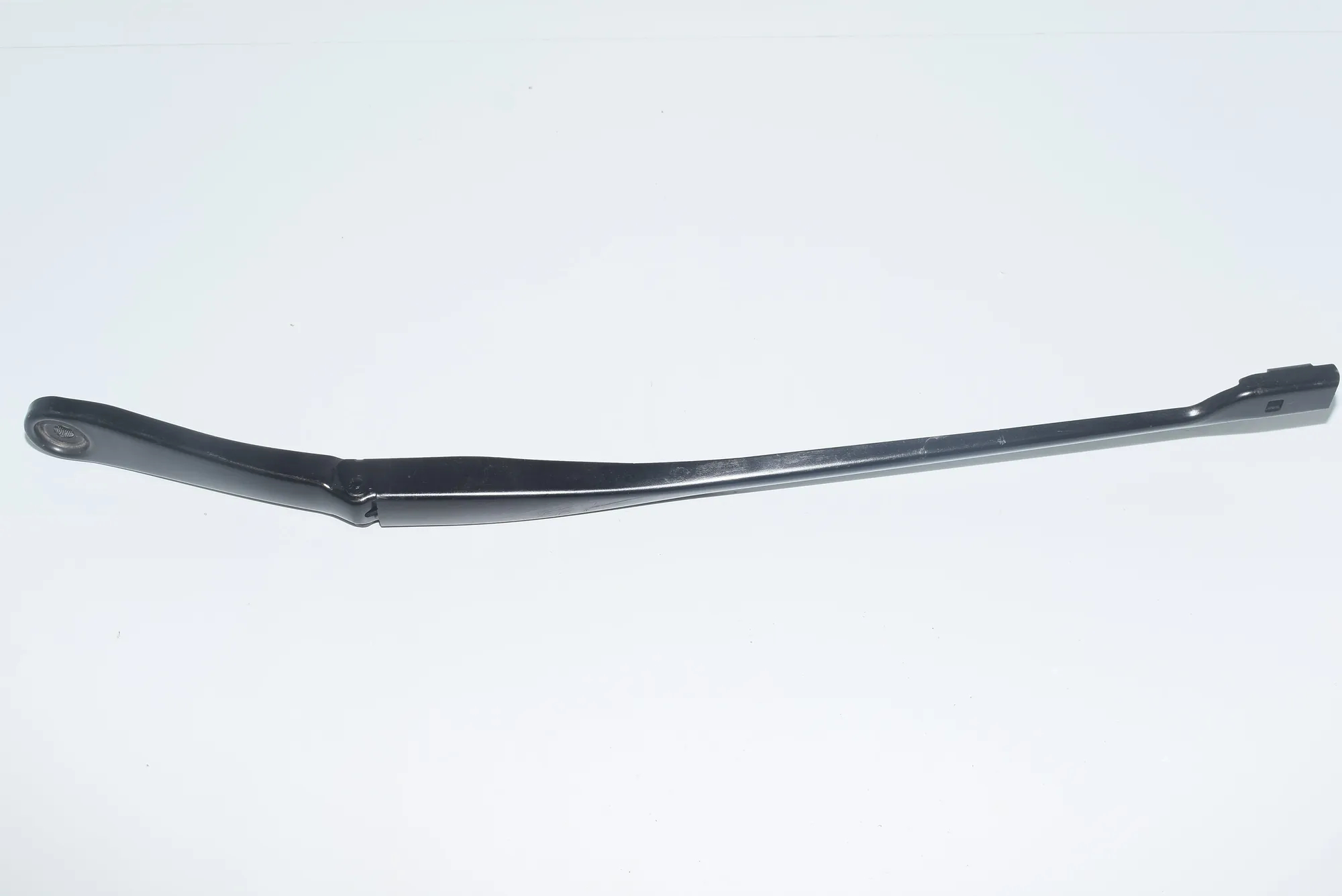 Front Wiper Arms – OEM 7357307 · BMW 7 (G11, G12) BMW 7 (G11, G12) 2015 – 2