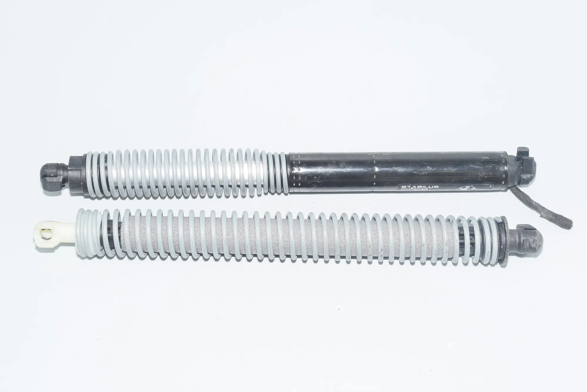 Right Side Tailgate Gas Strut – OEM 7357110 · BMW 7 (G11, G12) BMW 7 (G11, G12) M 760 Li xDrive 2016