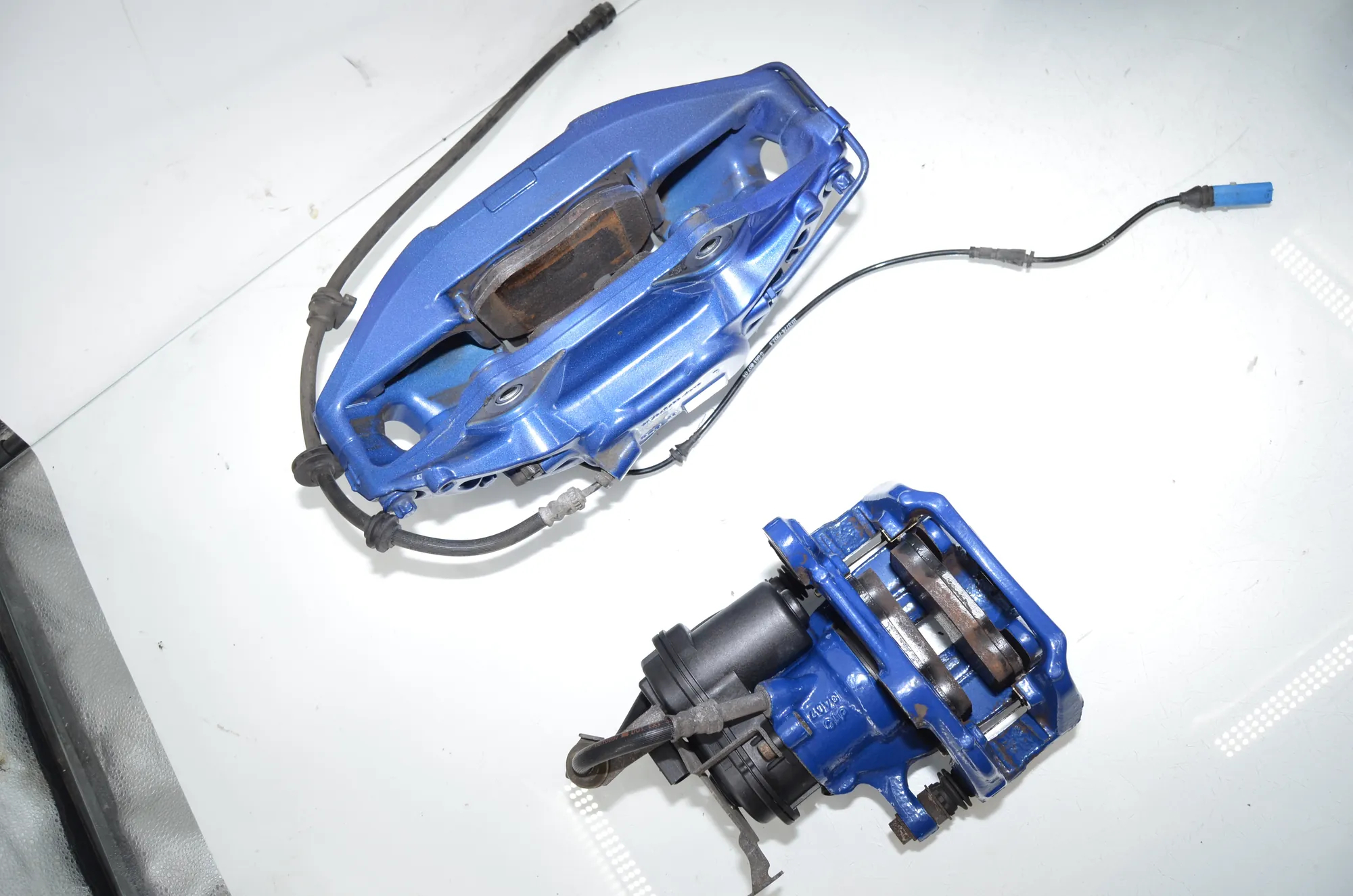 Brake Calipers And Disc Kit – OEM 6891303 · BMW 5 (G30) (2016 - -) 540 i 2017 – 9