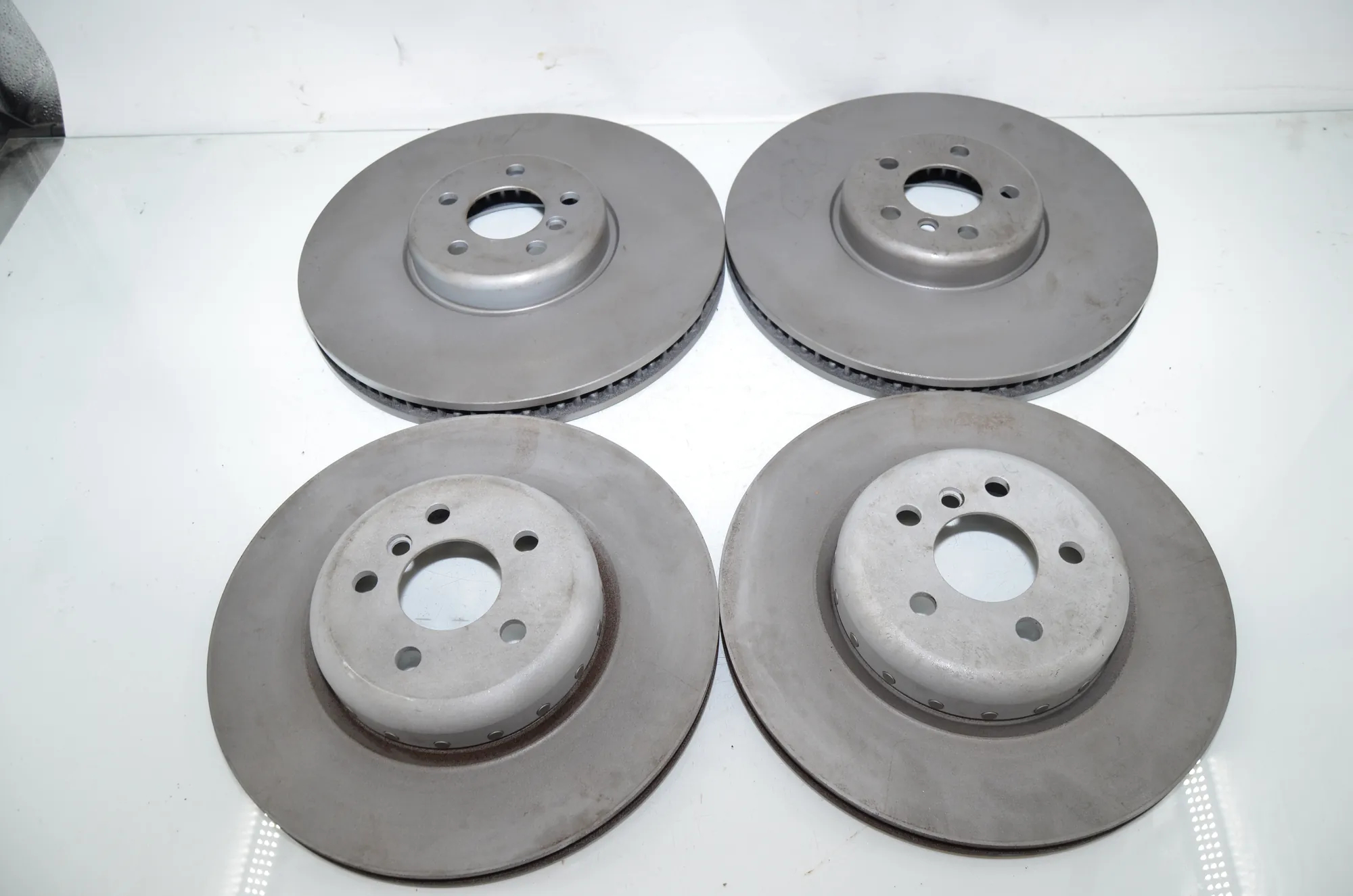 Brake Calipers And Disc Kit – OEM 6891303 · BMW 5 (G30) (2016 - -) 540 i 2017 – 11