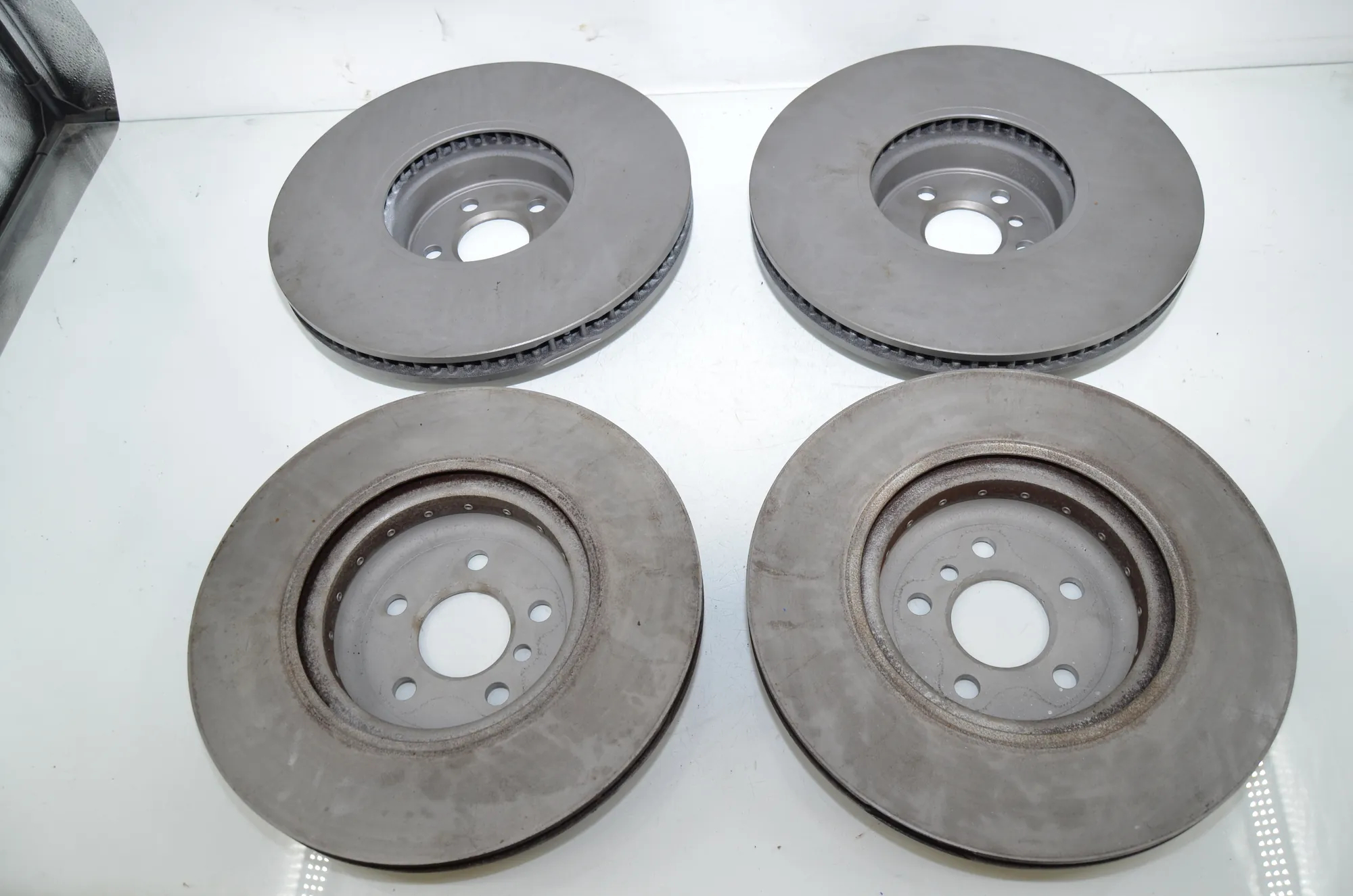 Brake Calipers And Disc Kit – OEM 6891303 · BMW 5 (G30) (2016 - -) 540 i 2017 – 12