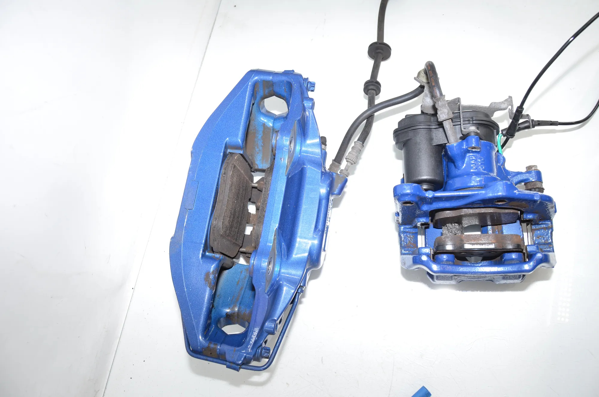 Brake Calipers And Disc Kit – OEM 6891303 · BMW 5 (G30) (2016 - -) 540 i 2017 – 10