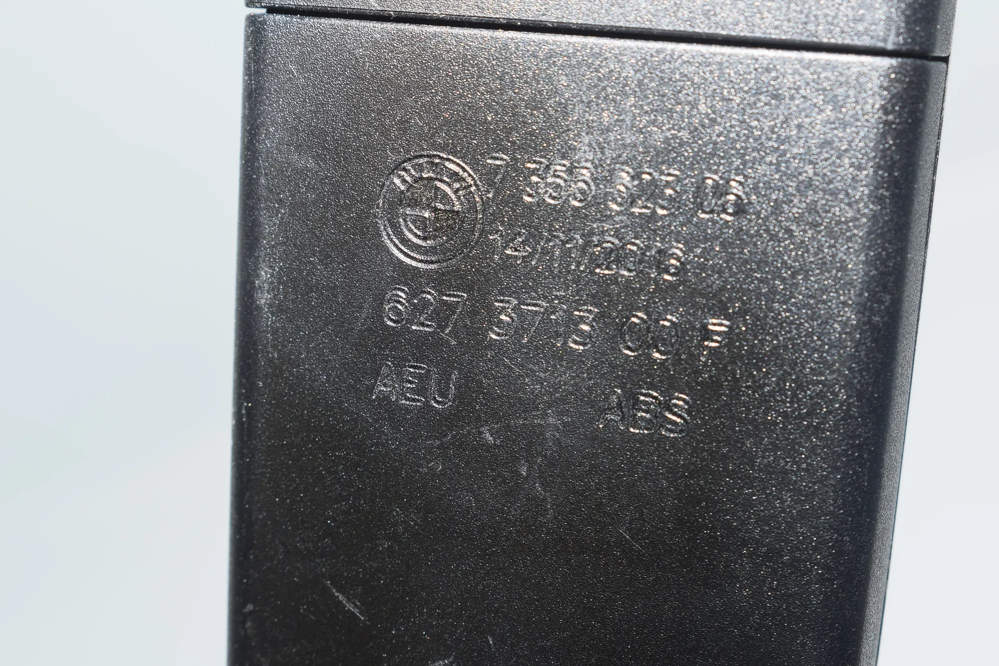 Rear Left Seat Buckle – OEM 7356623 · BMW 7 (G11, G12) BMW 7 (G11, G12) 2015 – 3