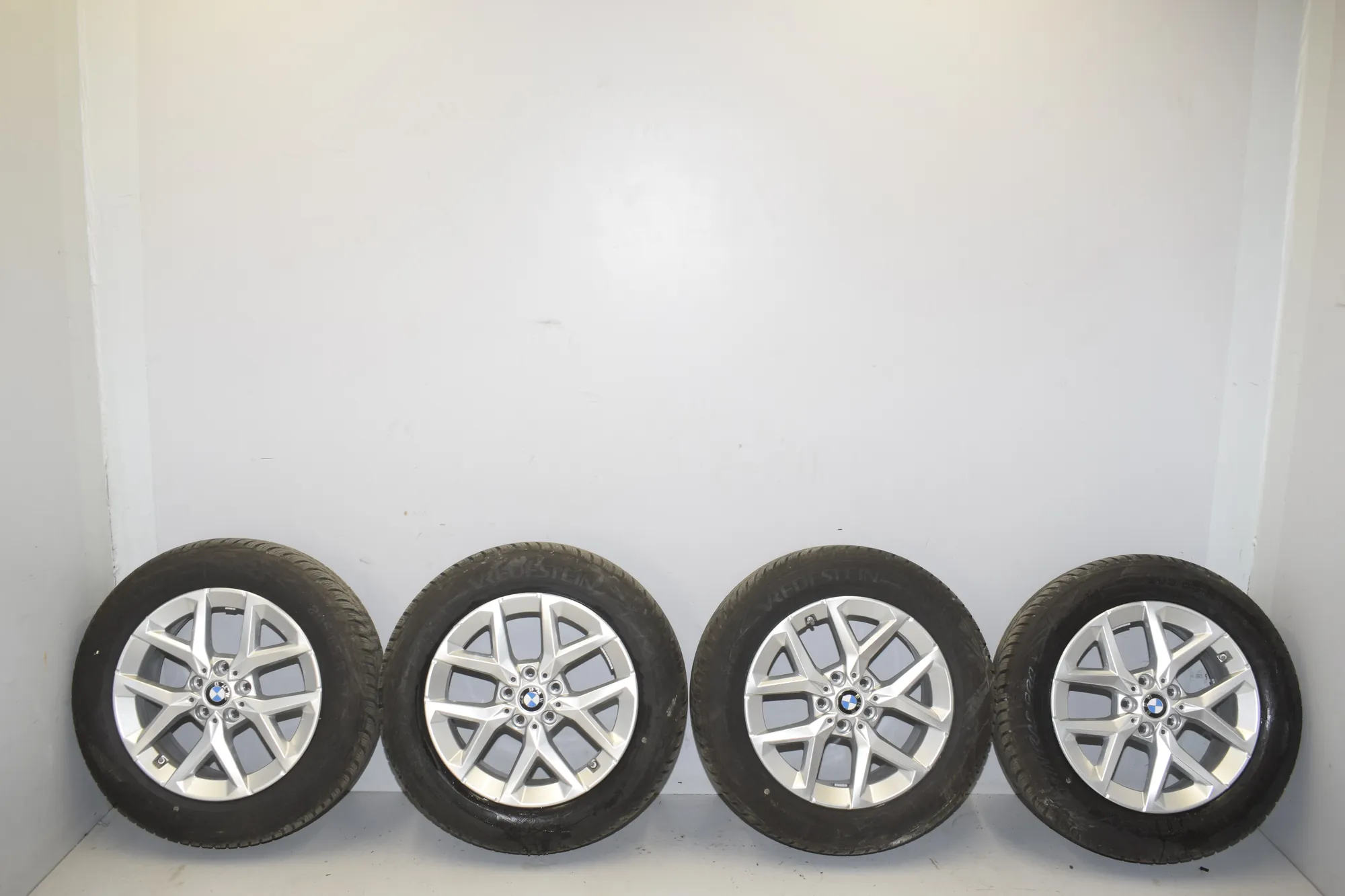 Alloy Wheel Set – OEM 6898299 · BMW iX1 (U11 BEV) BMW iX1 (U11 BEV) xDrive 30 2023 – 2