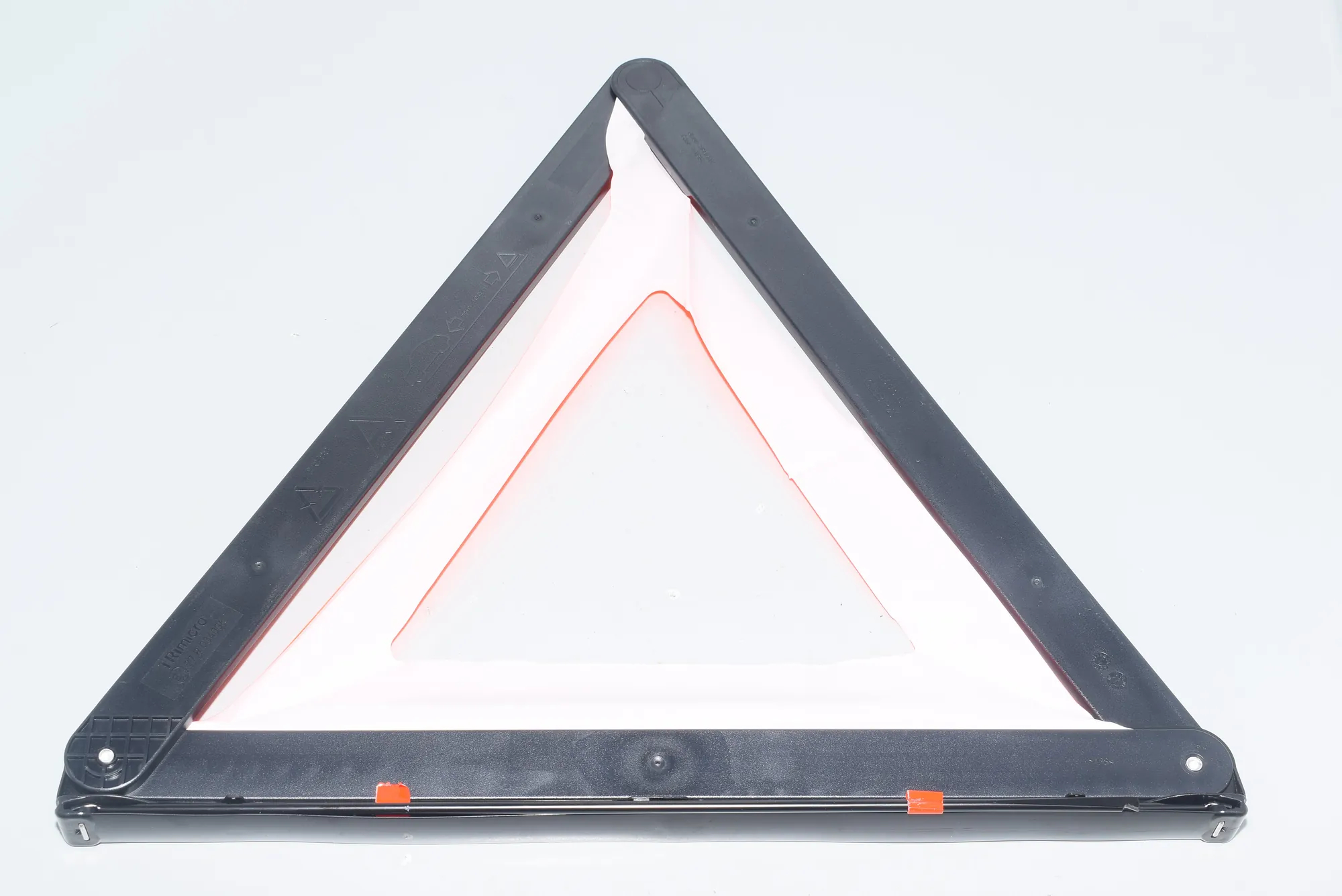Warning Triangle – OEM 6770487 · BMW 3 Gran Turismo (F34) BMW 3 Gran Turismo (F34) 2013 – 3