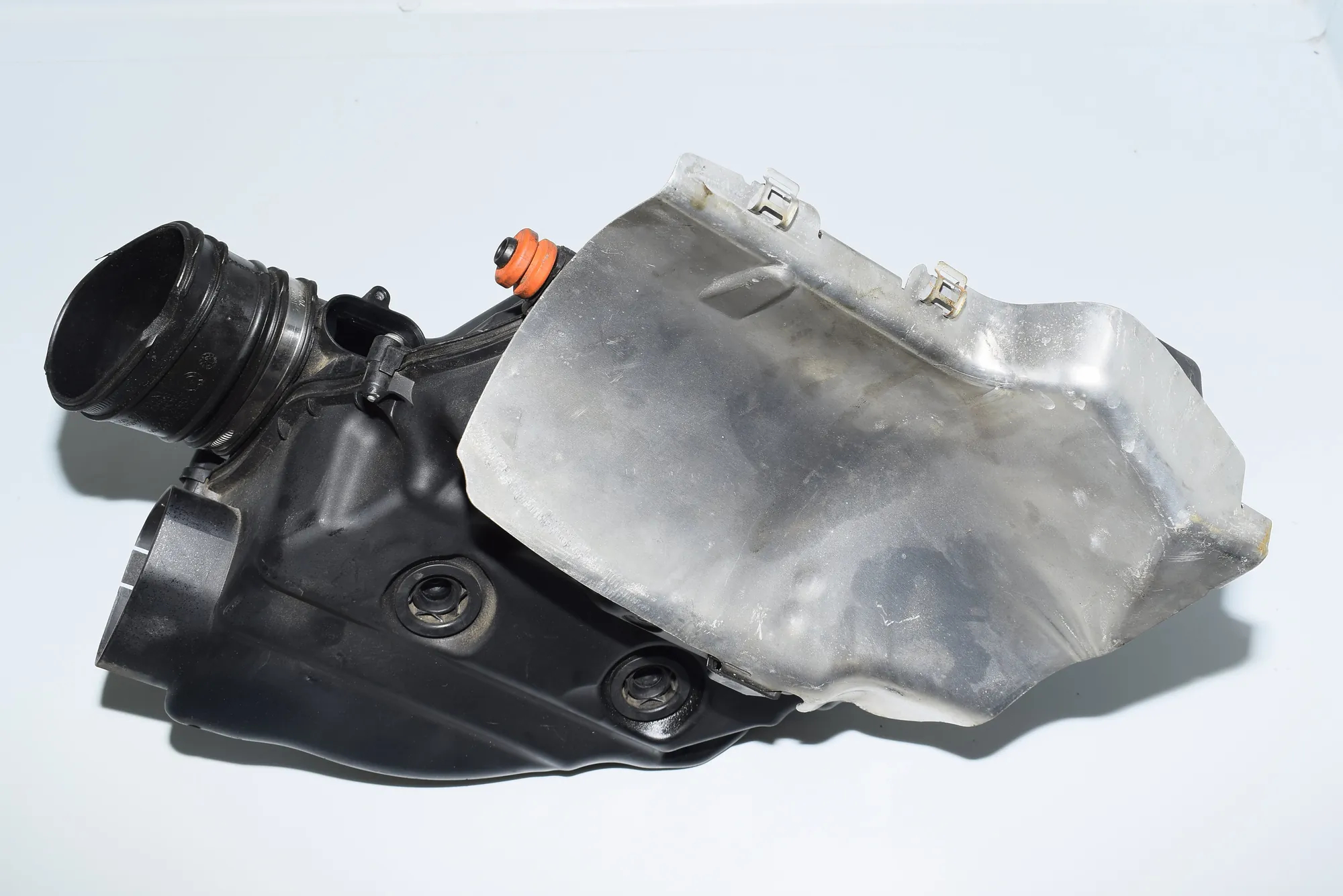 Air Filter Box – OEM 7577466 · BMW 7 (F01, F02) BMW 7 (F01, F02) 750 i 2009 – 4