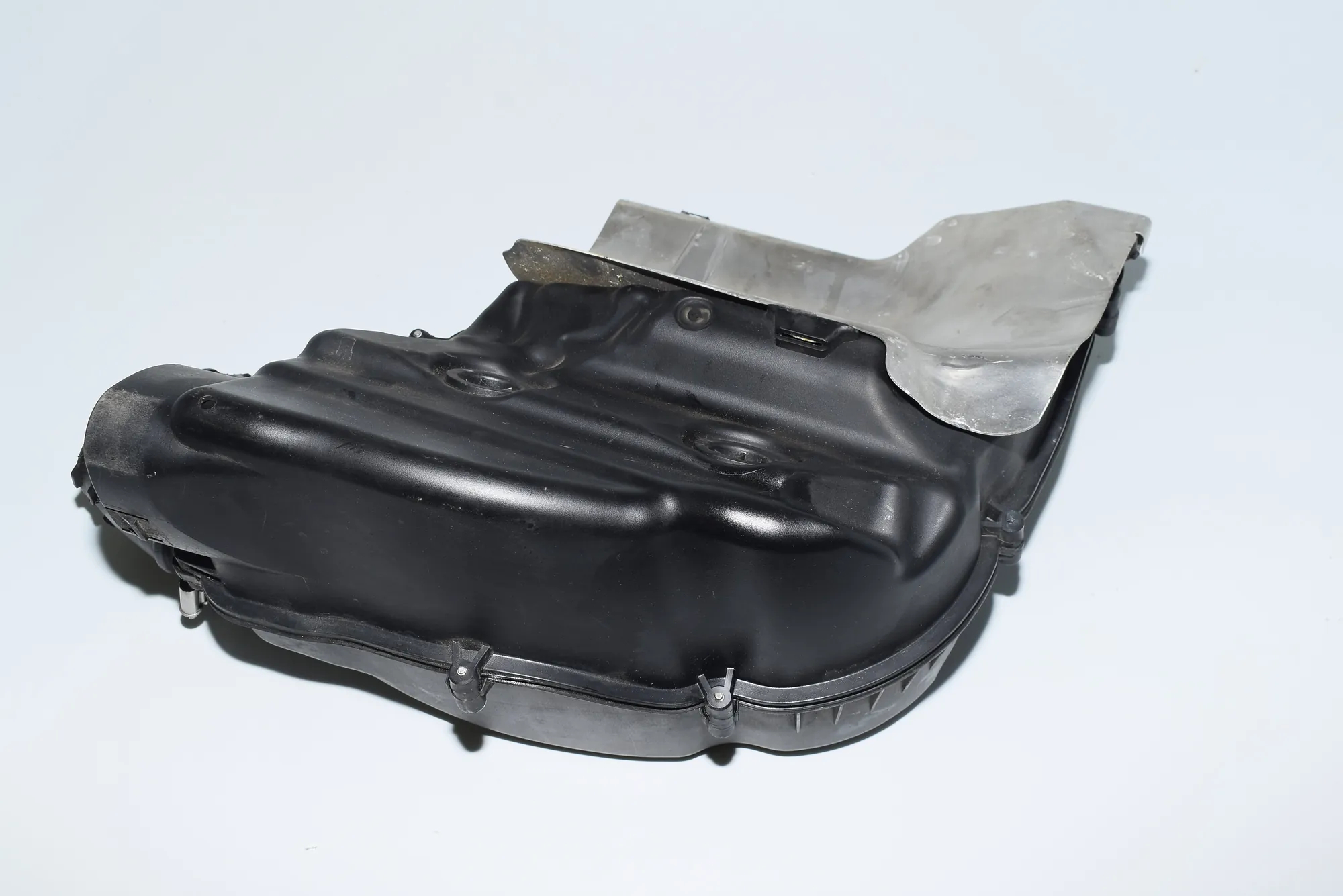Air Filter Box – OEM 7577466 · BMW 7 (F01, F02) BMW 7 (F01, F02) 750 i 2009 – 2