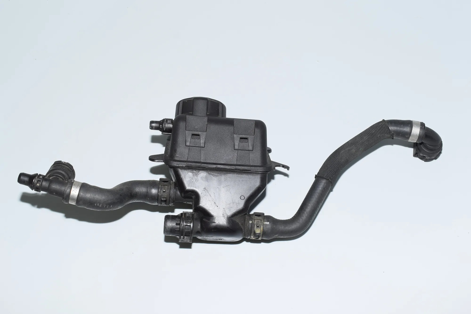 Expansion Tank – OEM 7575578 · BMW 7 (F01, F02) BMW 7 (F01, F02) 750 i 2009