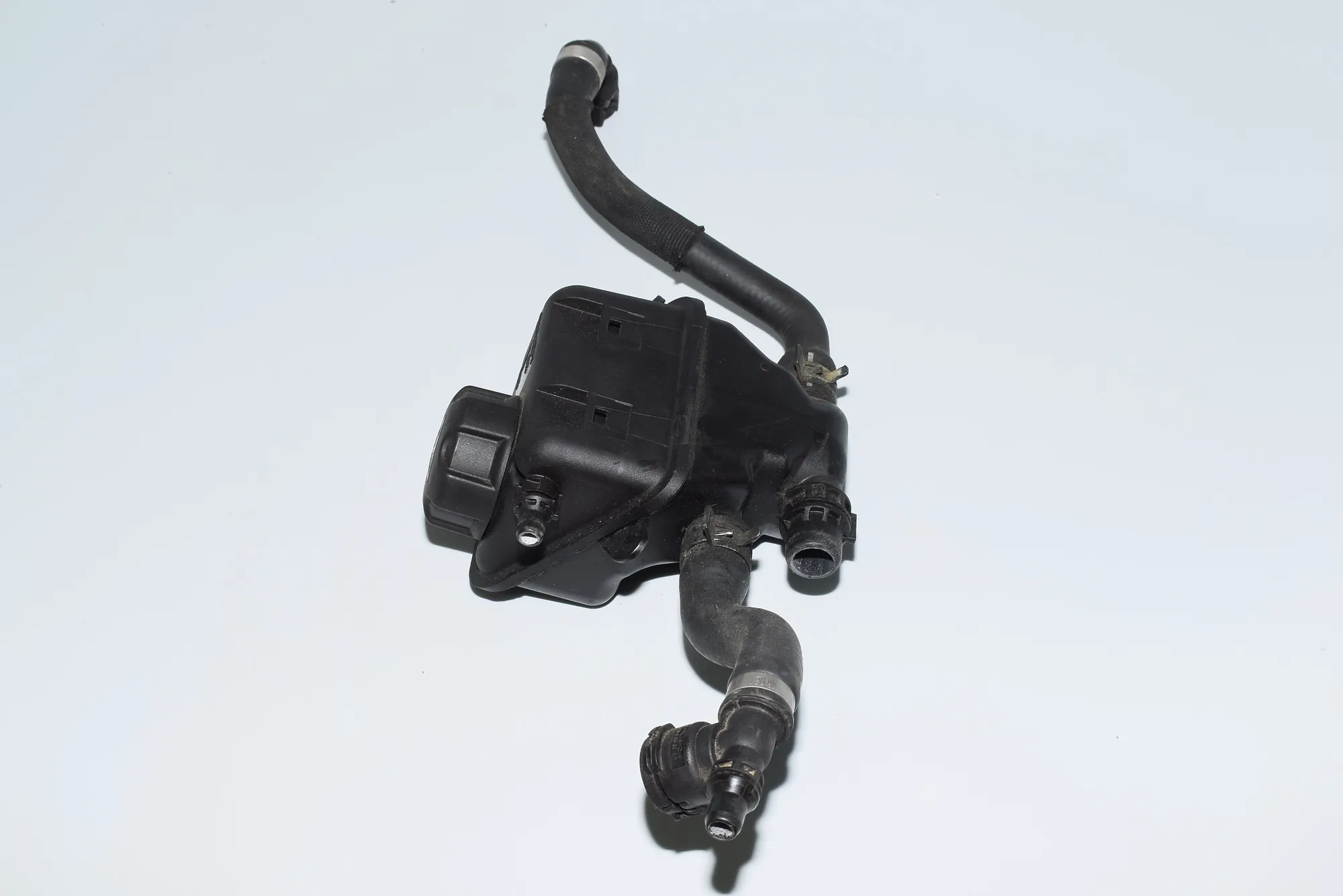 Expansion Tank – OEM 7575578 · BMW 7 (F01, F02) BMW 7 (F01, F02) 750 i 2009 – 4