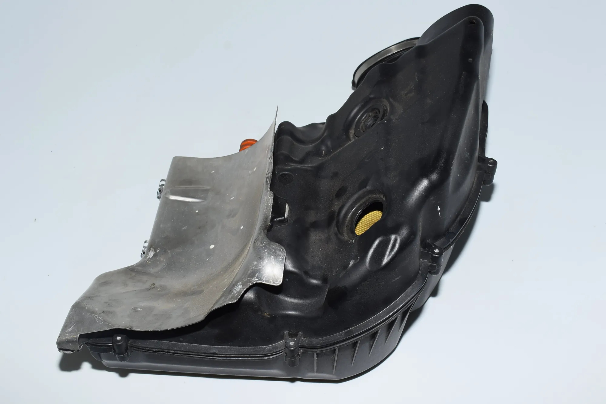Air Filter Box – OEM 7577467 · BMW 7 (F01, F02) BMW 7 (F01, F02) 750 i 2009 – 3